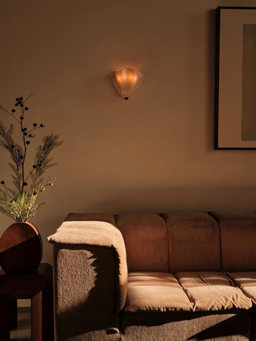 Petalia Wall Light, Hardwired Wall Sconce, detail 3
