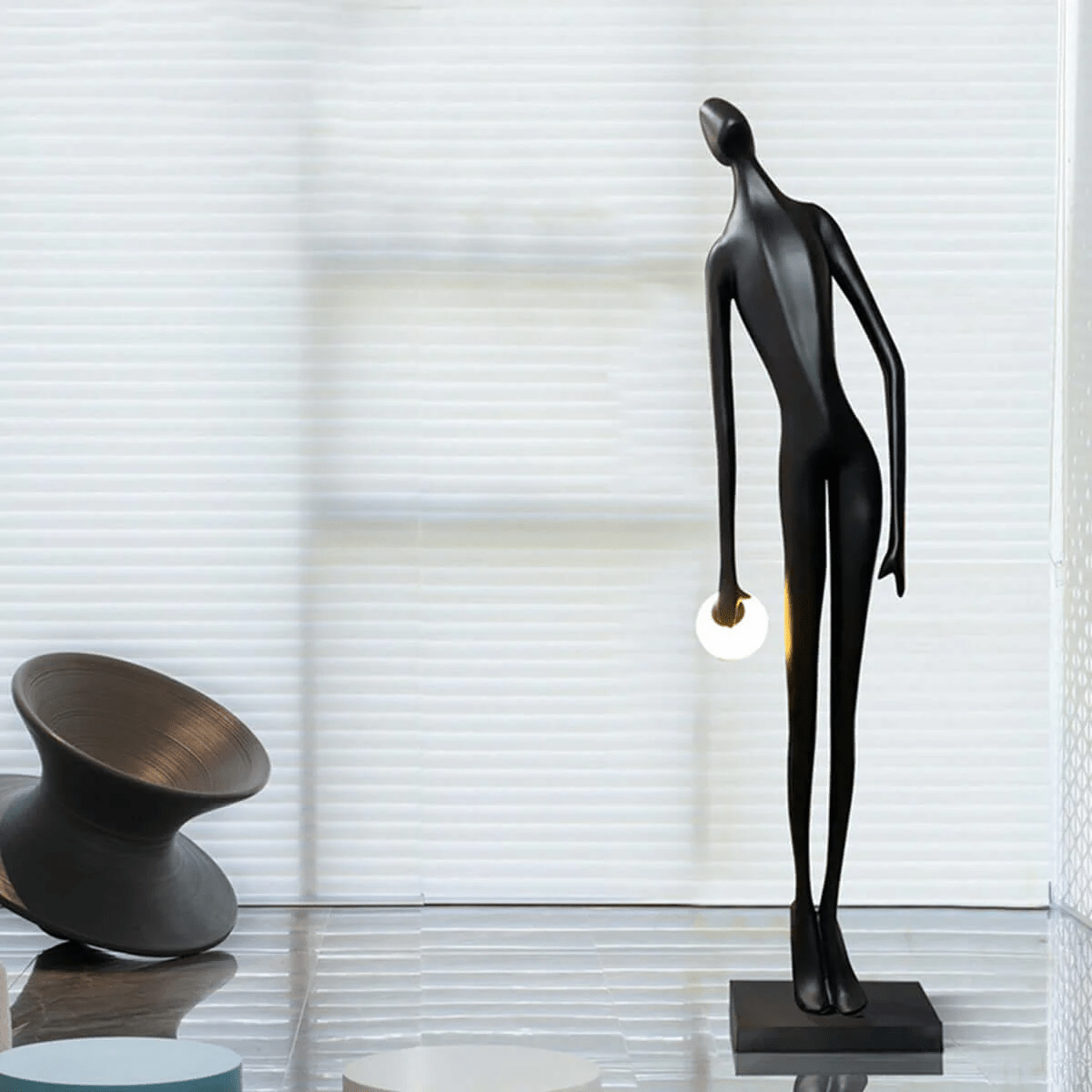 Noir Muse Sculpture Floor Light, Floor Lamp, detail 5