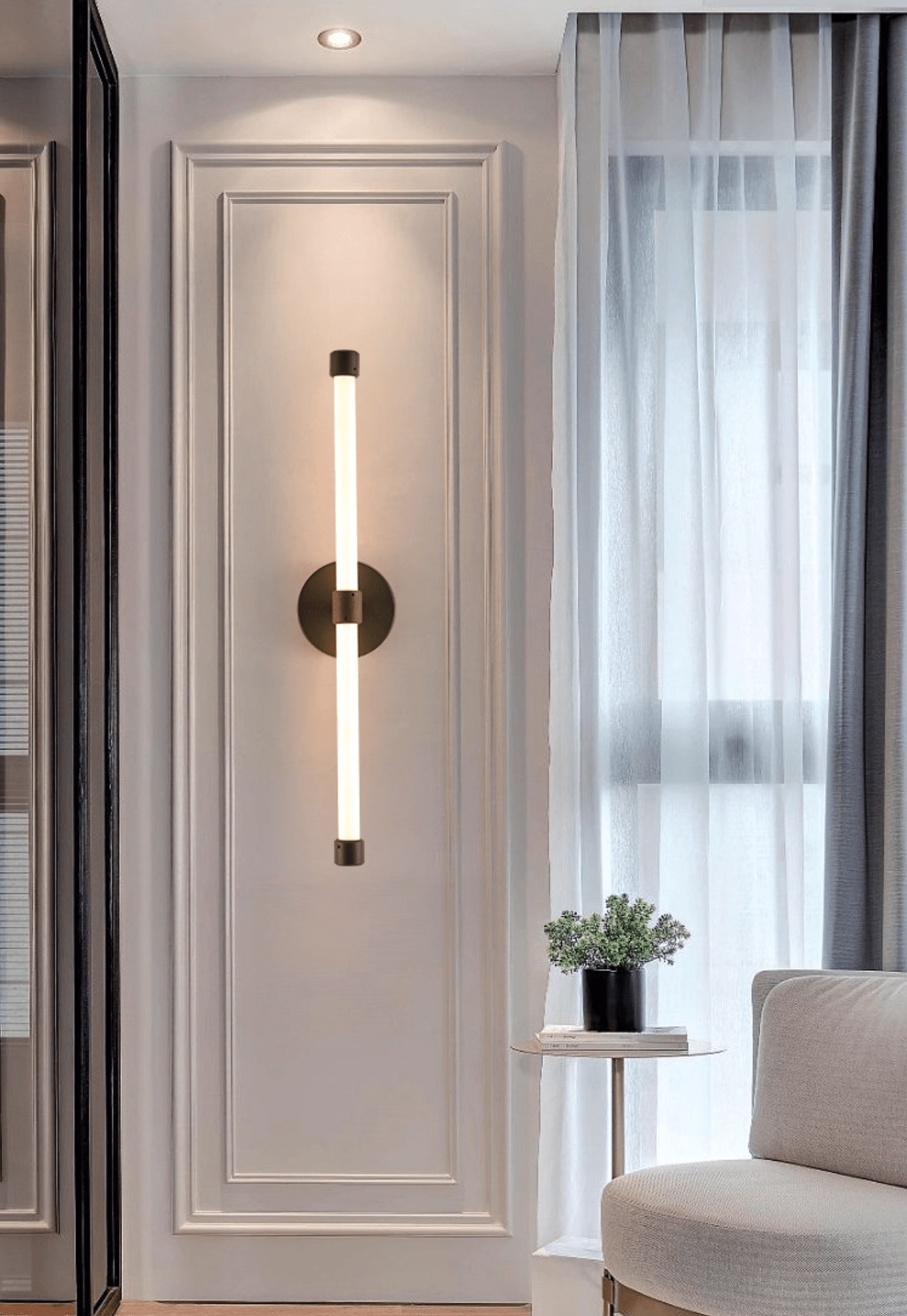 Brilline Vertical Wall Light, Hardwired Wall Sconce, detail 3