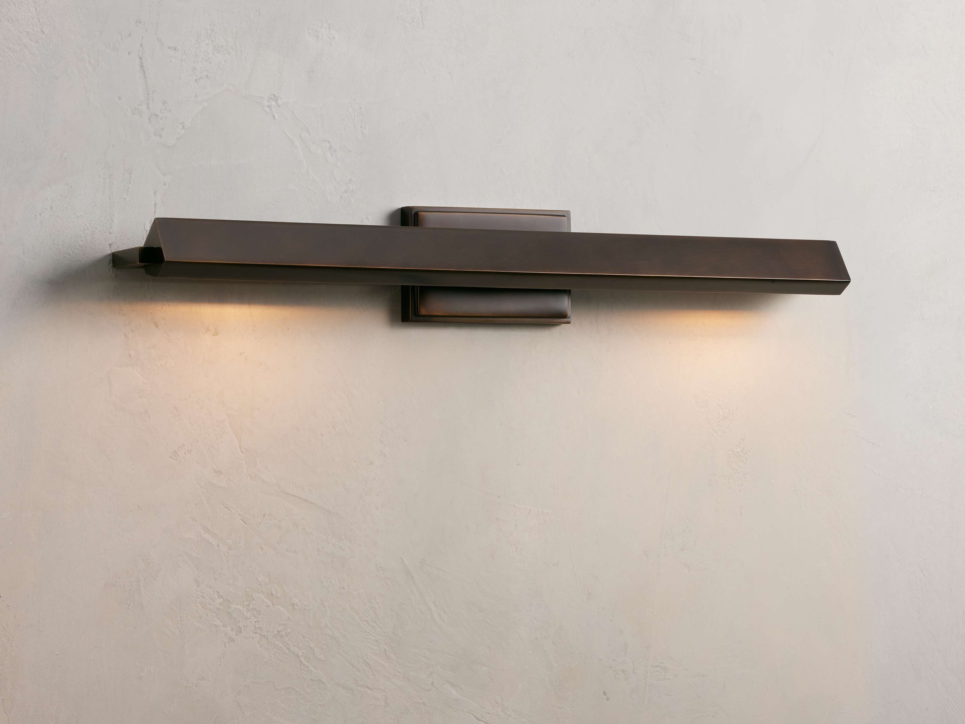Iron Zaeden Picture Light, Hardwired Wall Sconce, 7" w x 1" d x 4.25" h