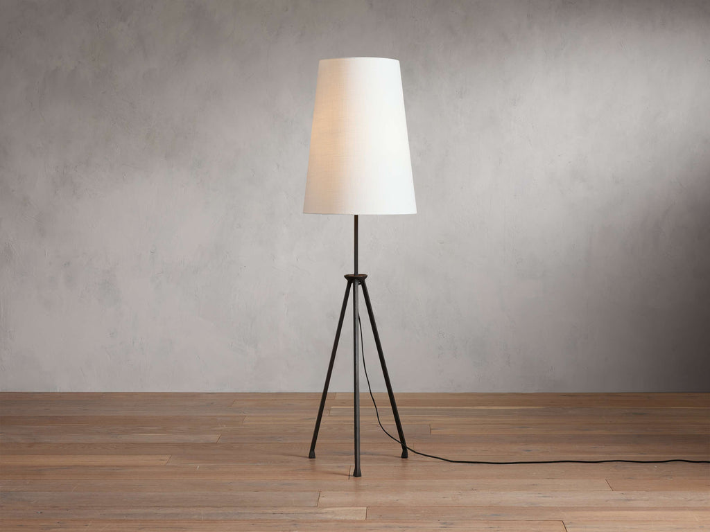 Iain Floor Light, Floor Lamp, Dimensions 18.25"