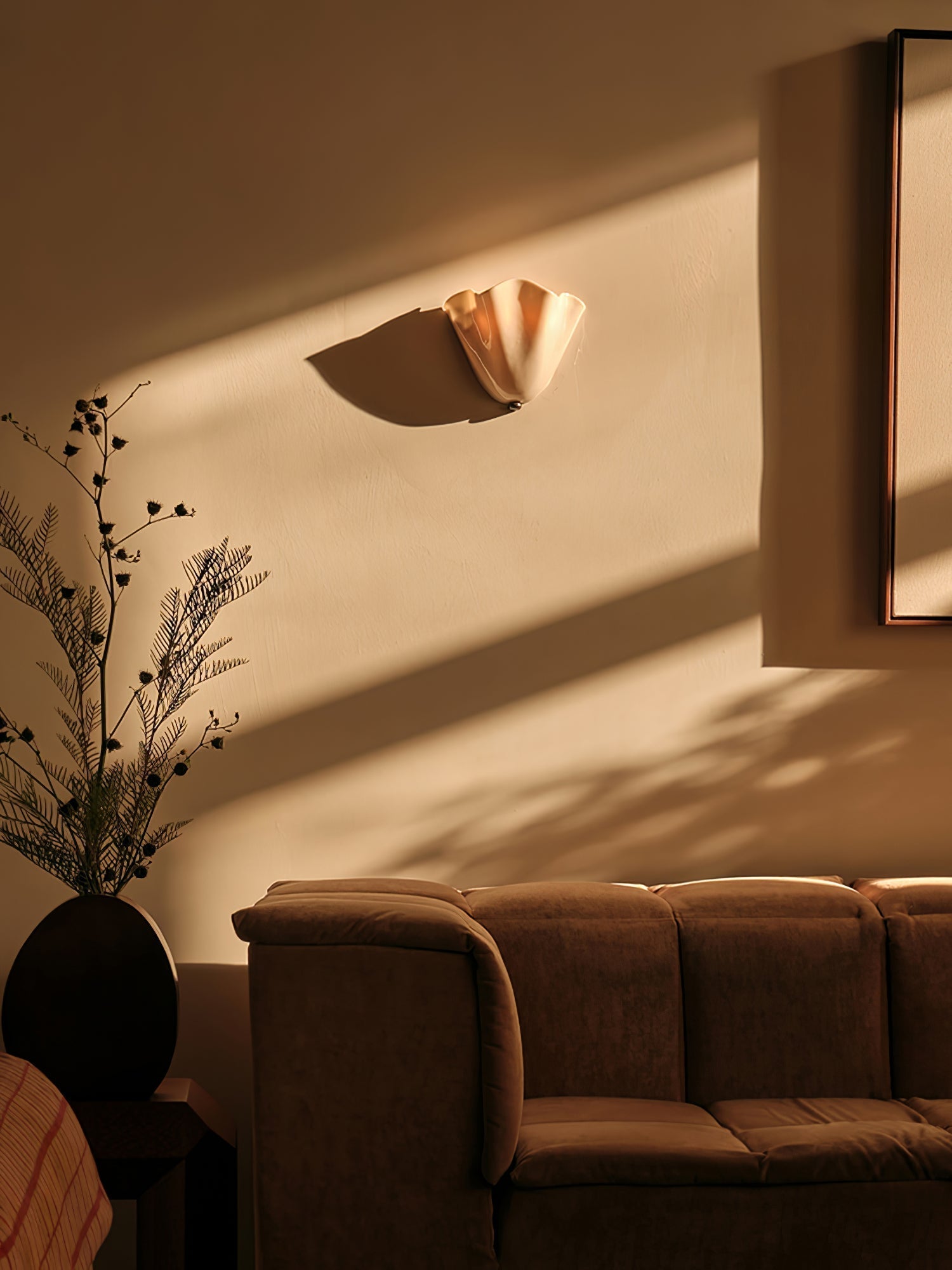 Petalia Wall Light, Hardwired Wall Sconce, detail 6