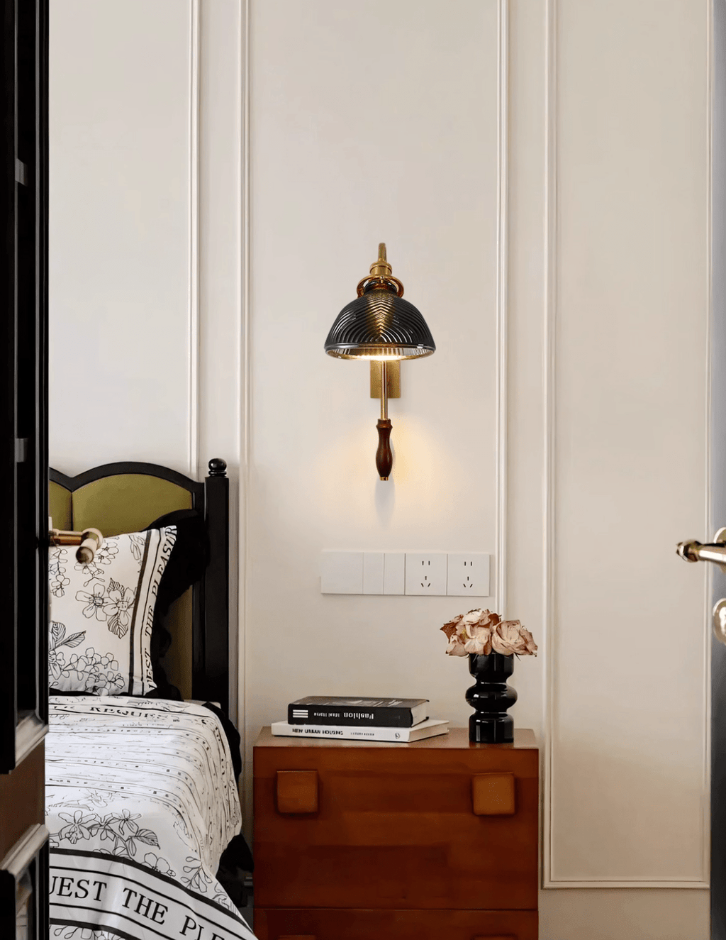 Alaric Wall Light, Hardwired Wall Sconce, detail 13