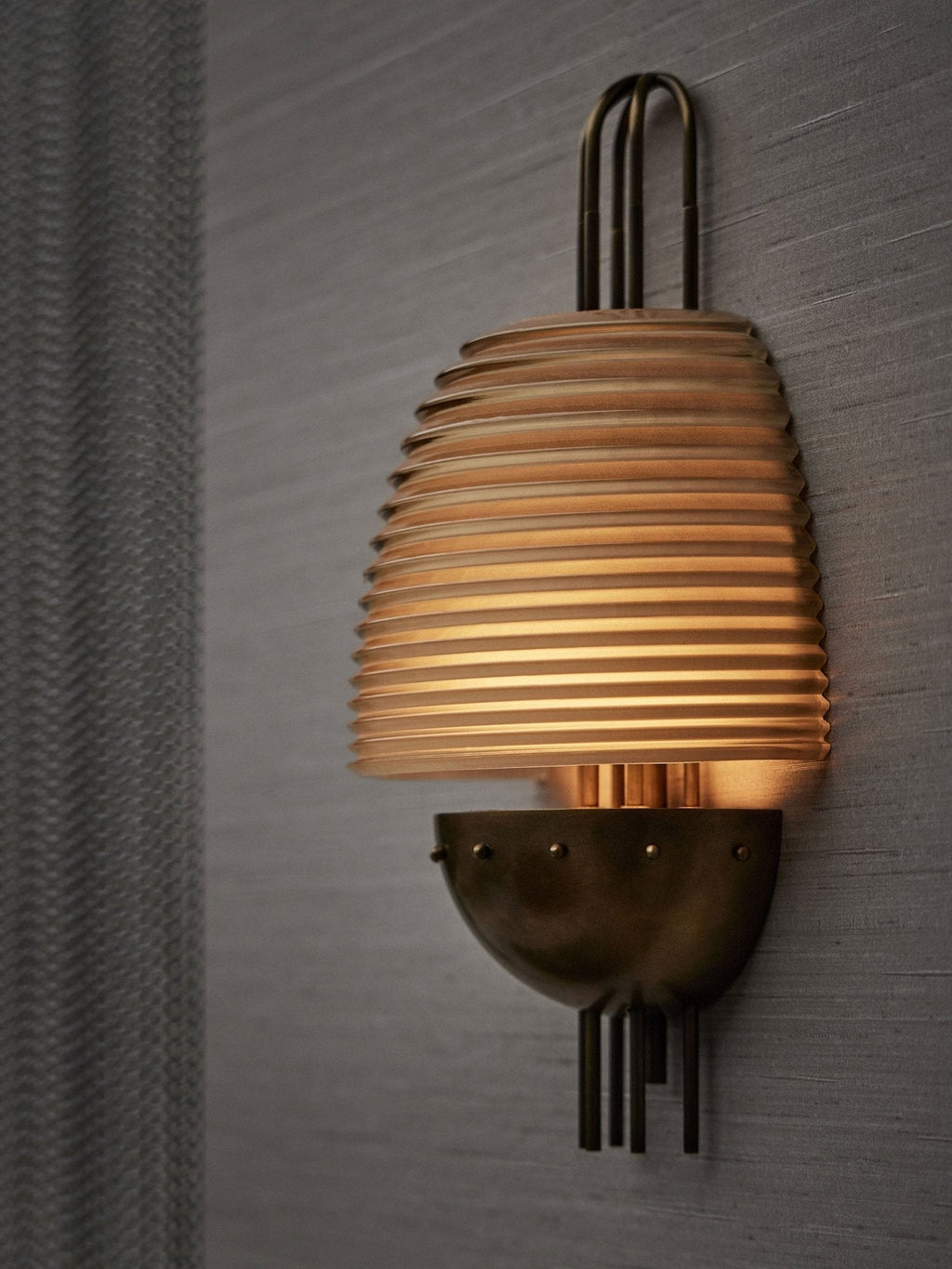 Arclune Ribbed Wall Light, Hardwired Wall Sconce, detail 6