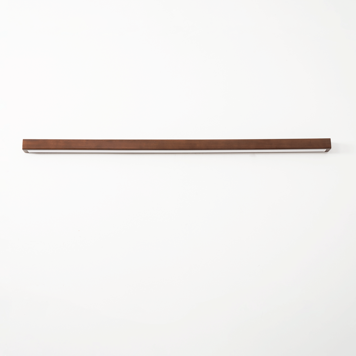 Arlo Linear Wood Wall Light, Hardwired Wall Sconce, detail 2