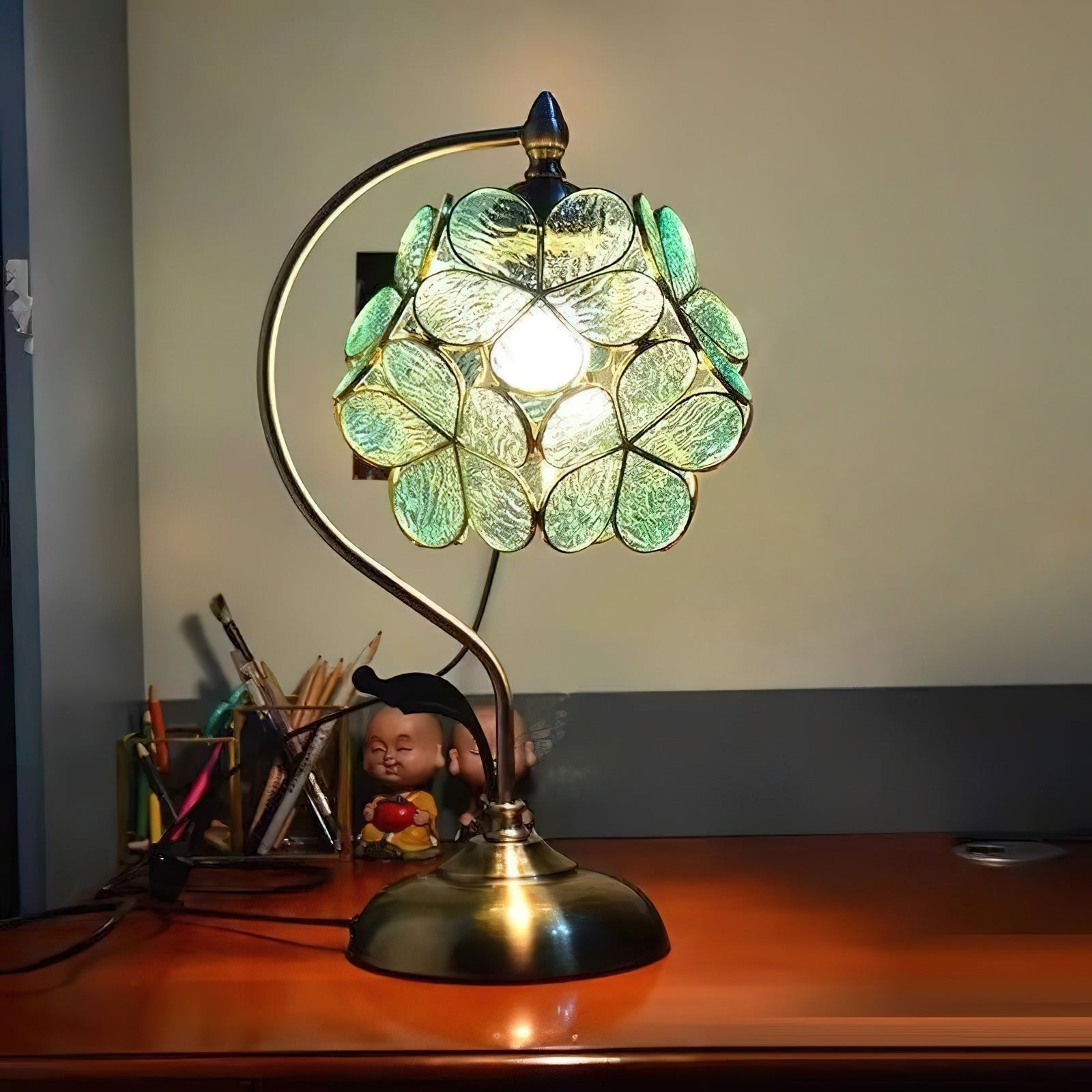 Aurelia Leaf Table Light, Bedside Table Lamp, detail 2