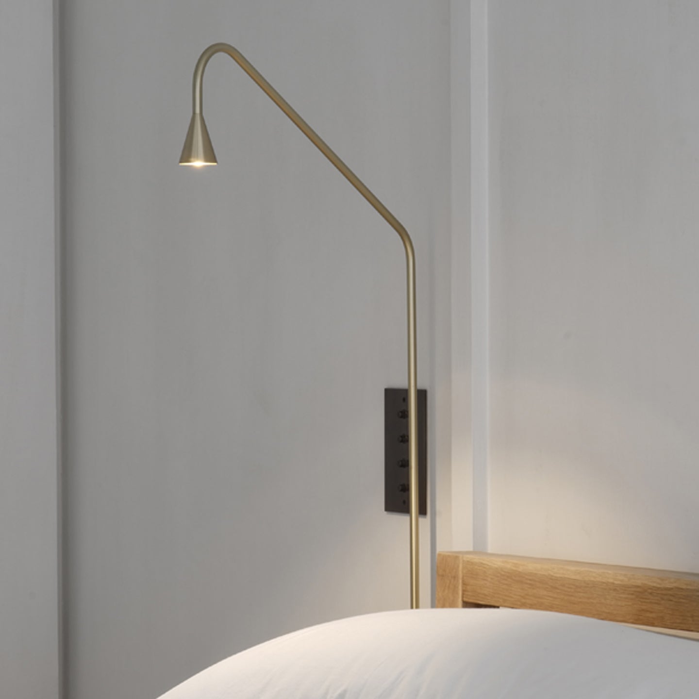 Pureform Wall Light, Plug-In Wall Sconce, detail 9