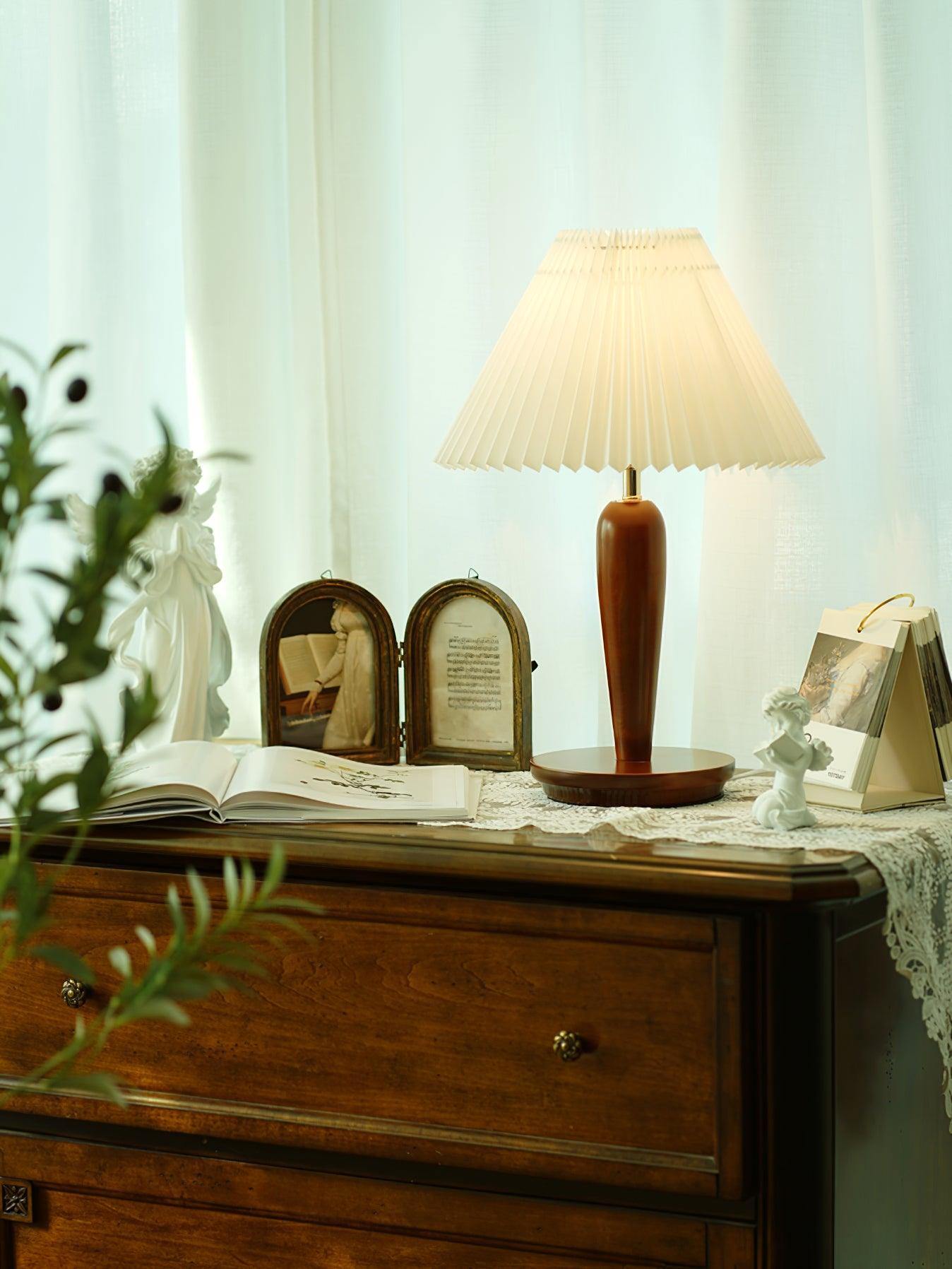 Brentwood Tall Table Light, Bedside Table Lamp, detail 13