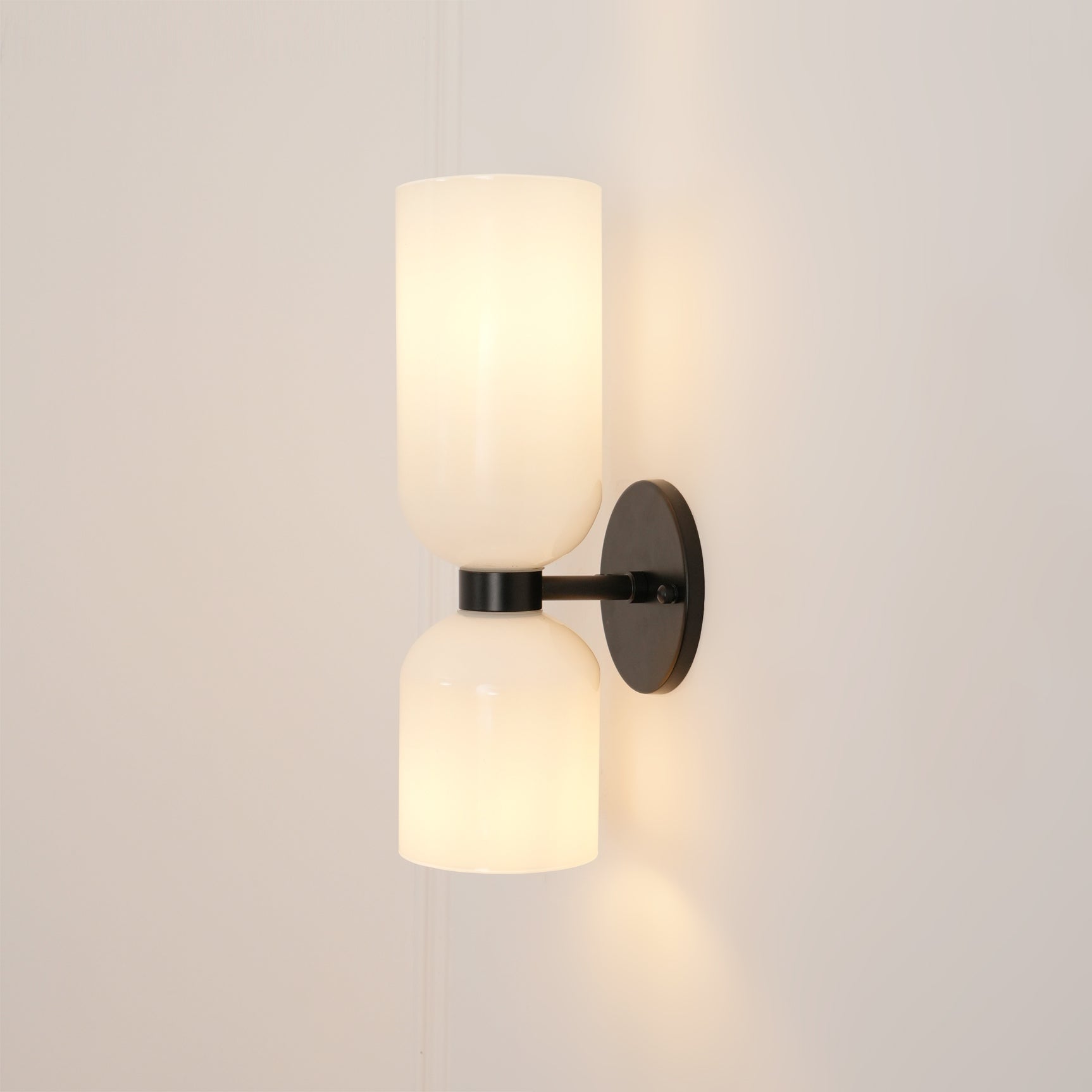 Edie Wall Light - Φ 4.7 x H 13.8 Brass, Hardwired Wall Sconce, detail 2