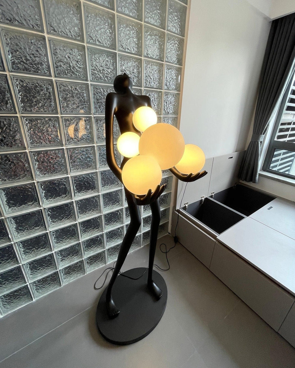 Embrace Sculpture Floor Light, Floor Lamp, detail 11