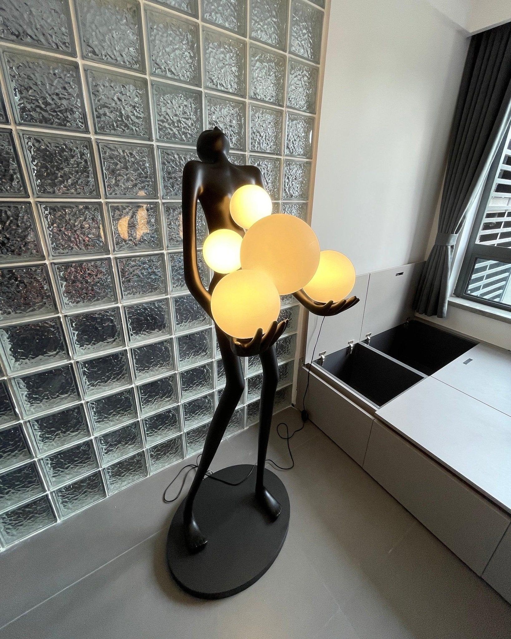 Embrace Sculpture Floor Light, Floor Lamp, detail 11