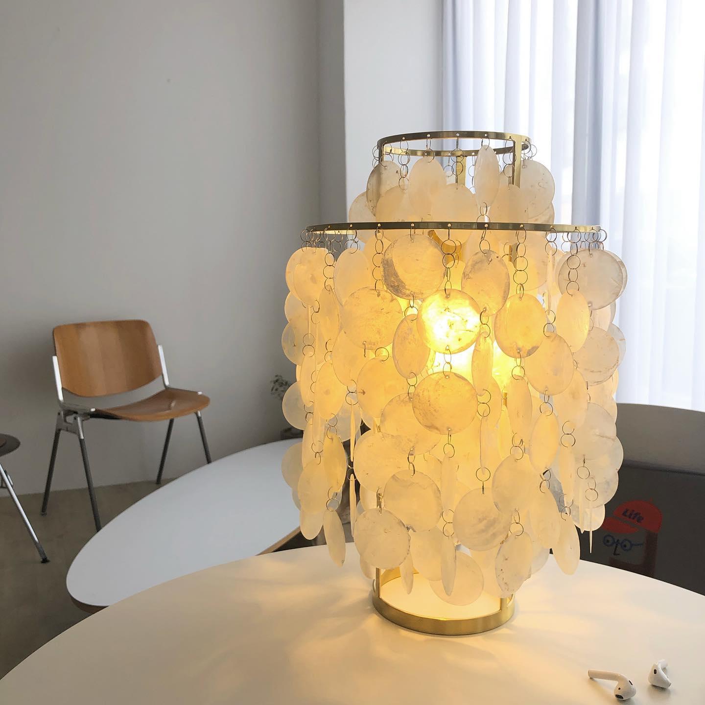 Circular Shell Table Light, Bedside Table Lamp, detail 2