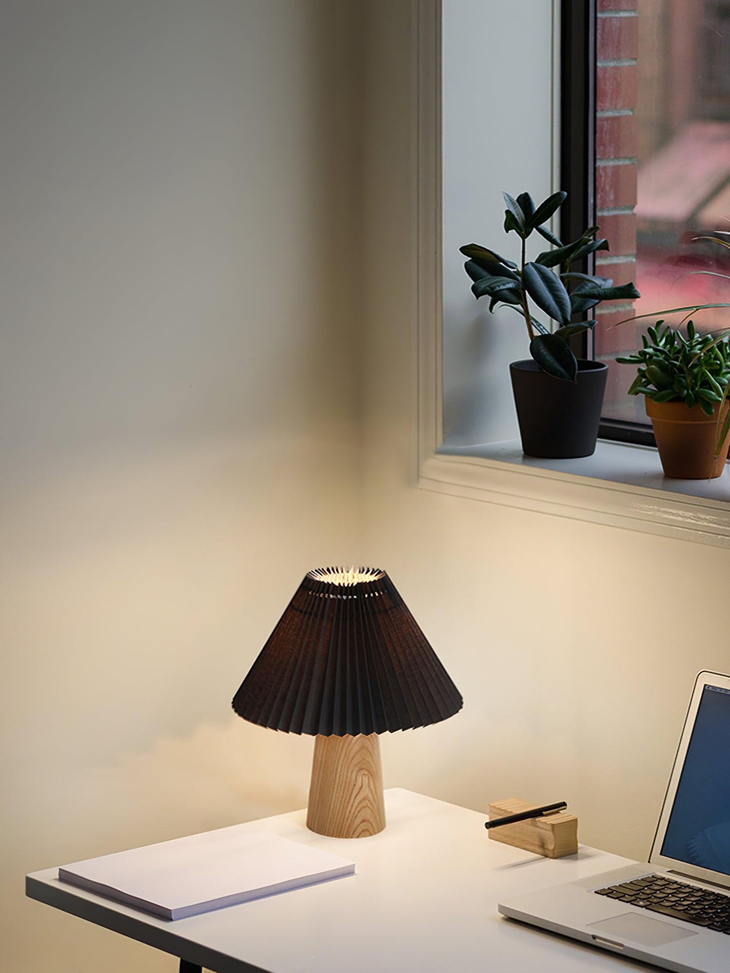 Facet Table Light, Bedside Table Lamp, detail 2