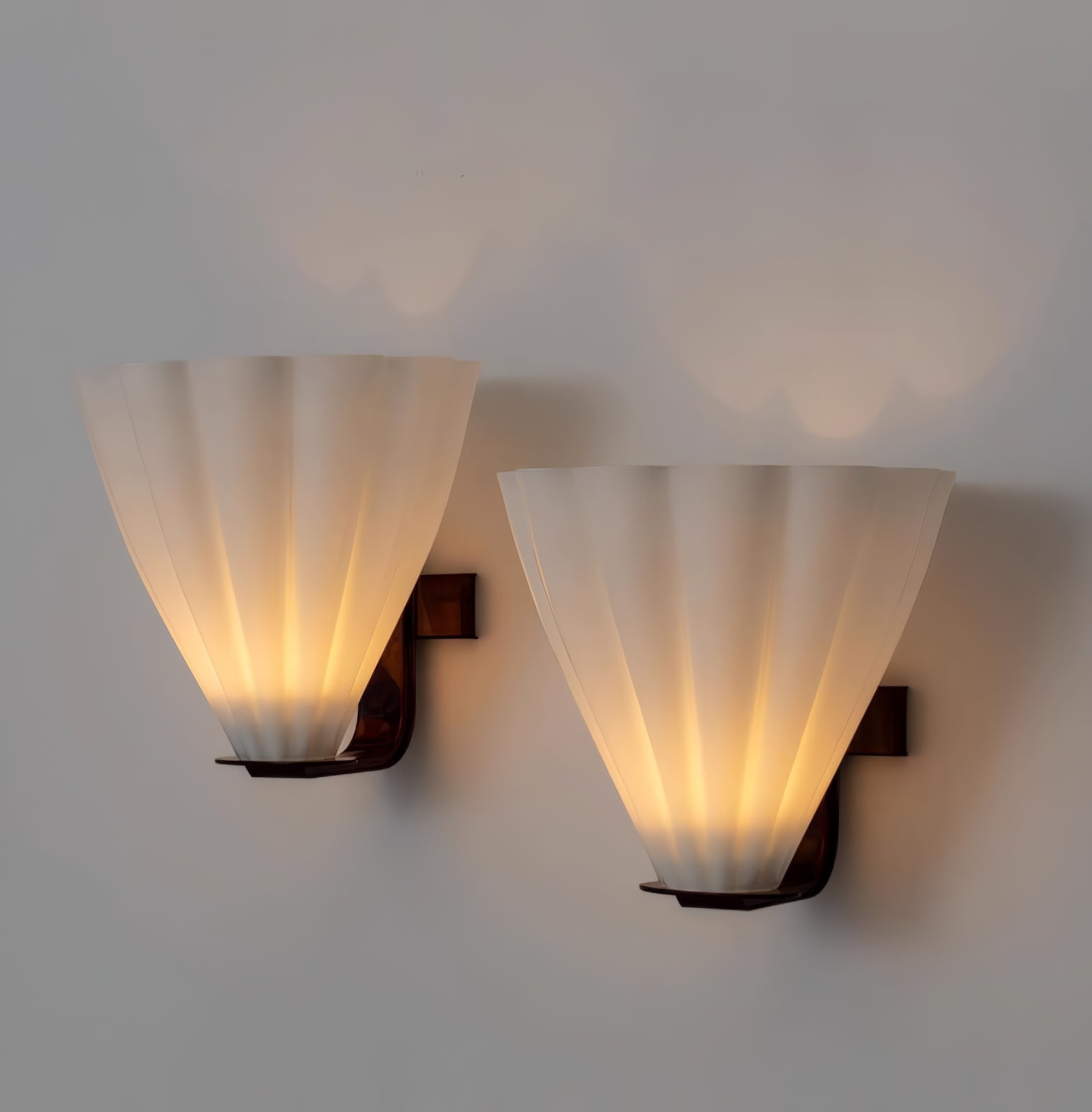 Fan Shaped Glass Wall Light, Hardwired Wall Sconce, detail 2
