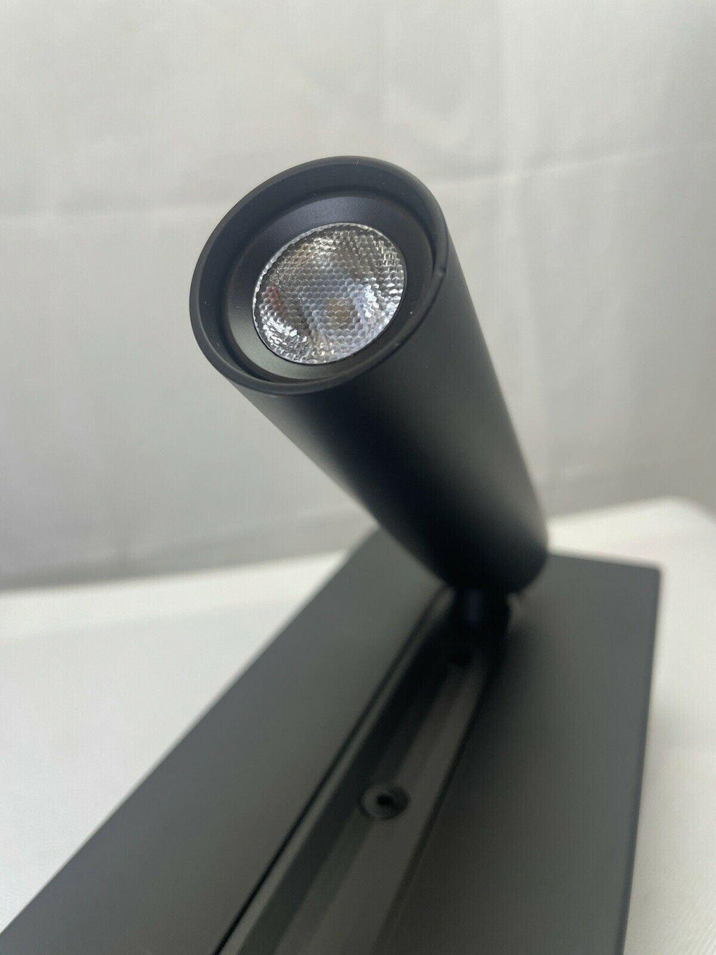 Black Bedside USB Wall Light - ∅ 3″ x H ‪7.2″ Aluminum alloy, Bedroom Wall Sconce, detail 6