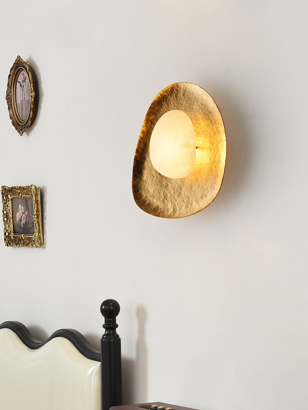 Haloform Aurea Alabaster Wall Light, Hardwired Wall Sconce, detail 5
