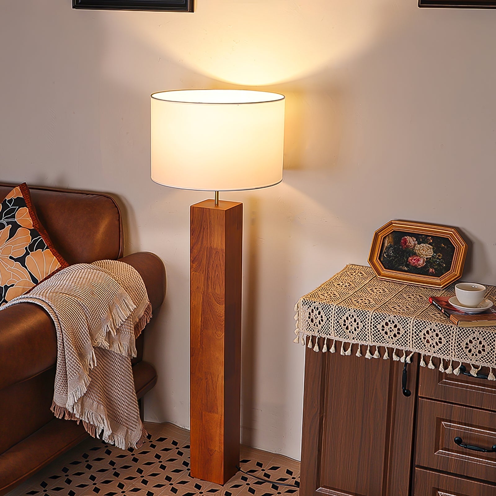 Hearthwood Tower Floor Light, Floor Lamp, detail 2