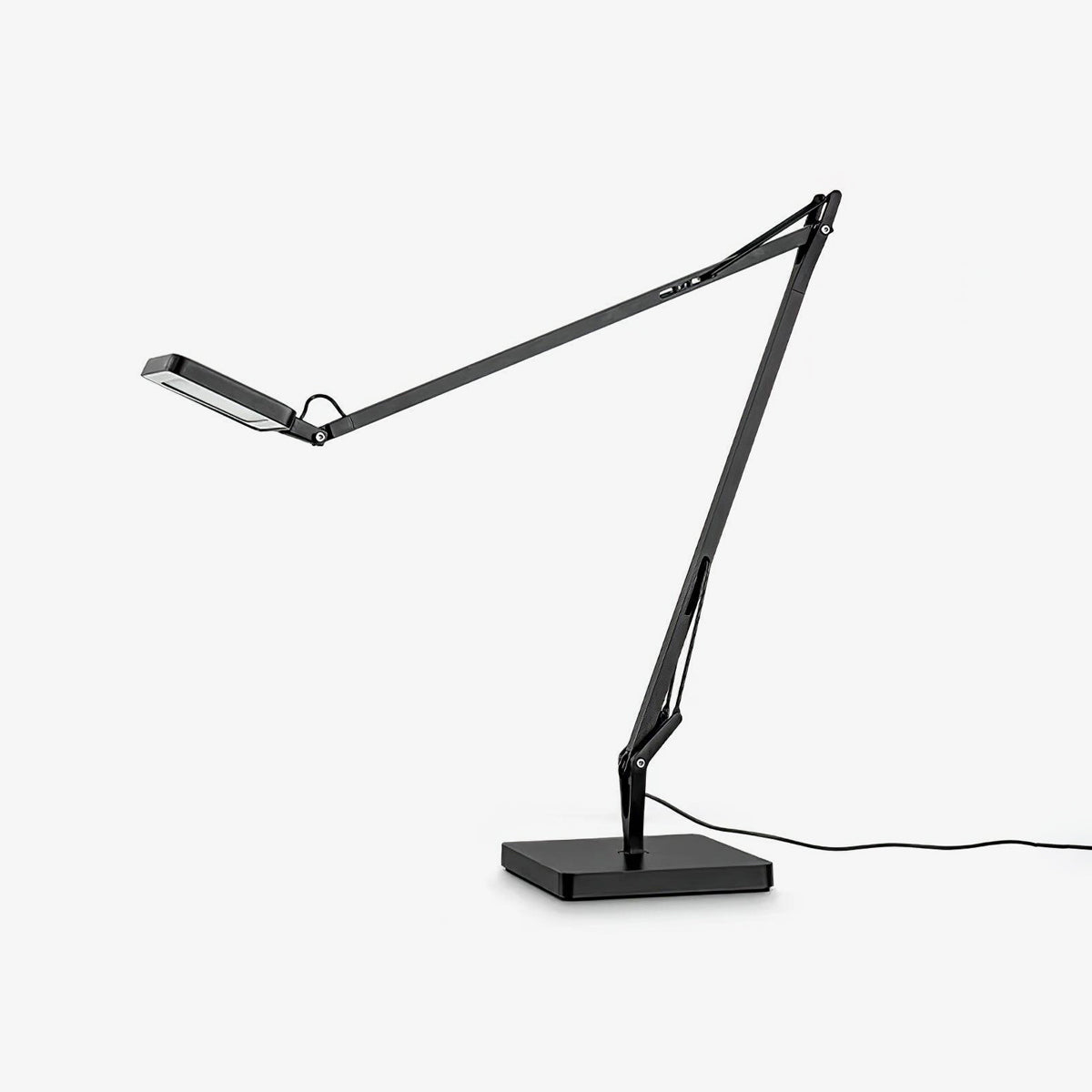 Edge Table Light, Bedside Table Lamp, Aluminum, ┻ 17.3 x H 21.7