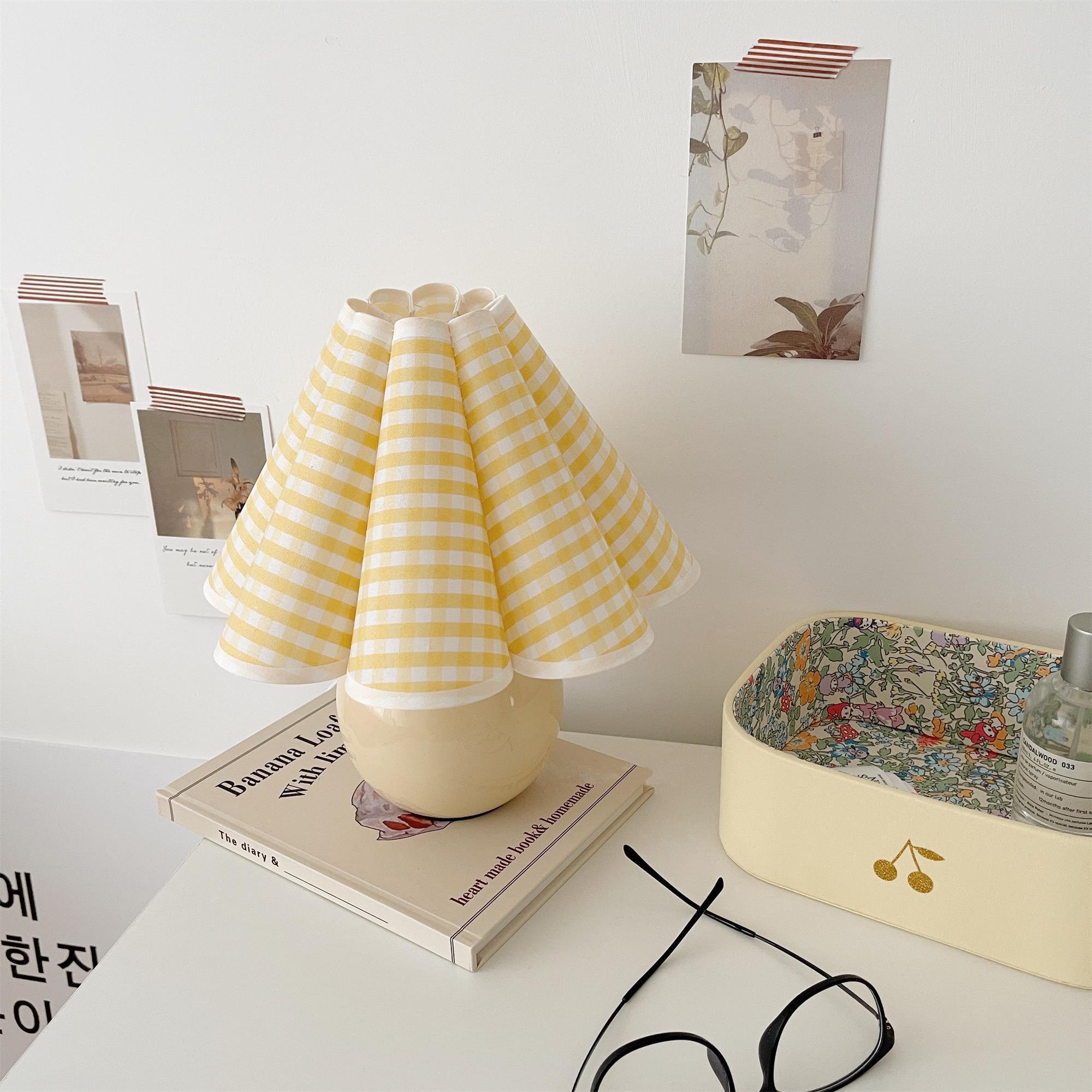Kicsi Knife Pleat Table Light, Bedside Table Lamp, detail 26