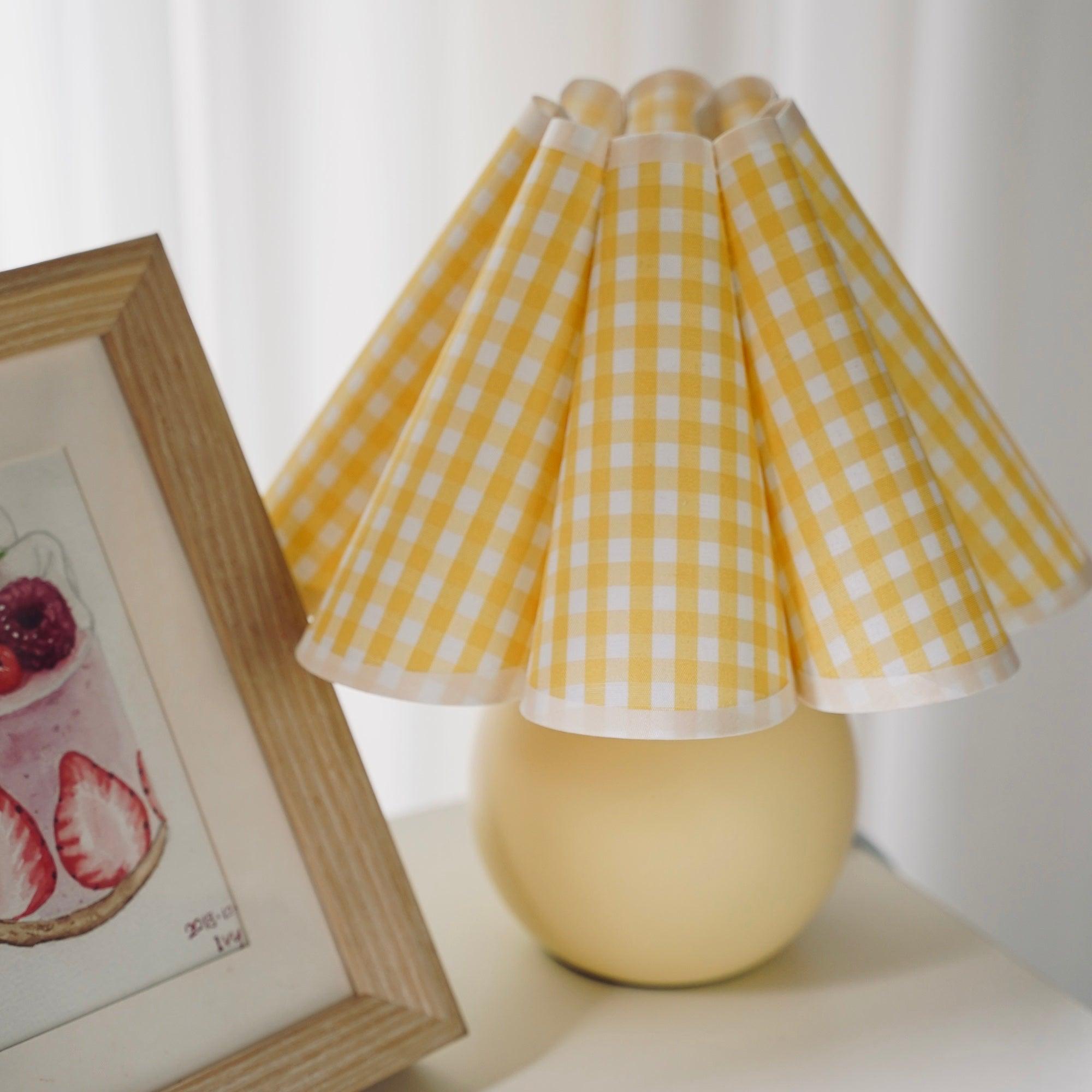 Kicsi Knife Pleat Table Light, Bedside Table Lamp, detail 3