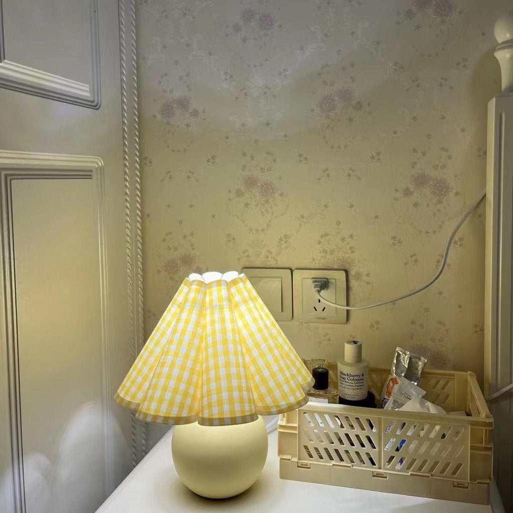 Kicsi Knife Pleat Table Light, Bedside Table Lamp, detail 28