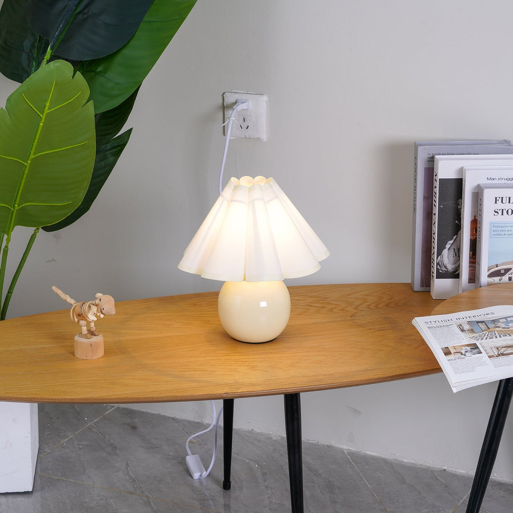 Kicsi Knife Pleat Table Light, Bedside Table Lamp, detail 9