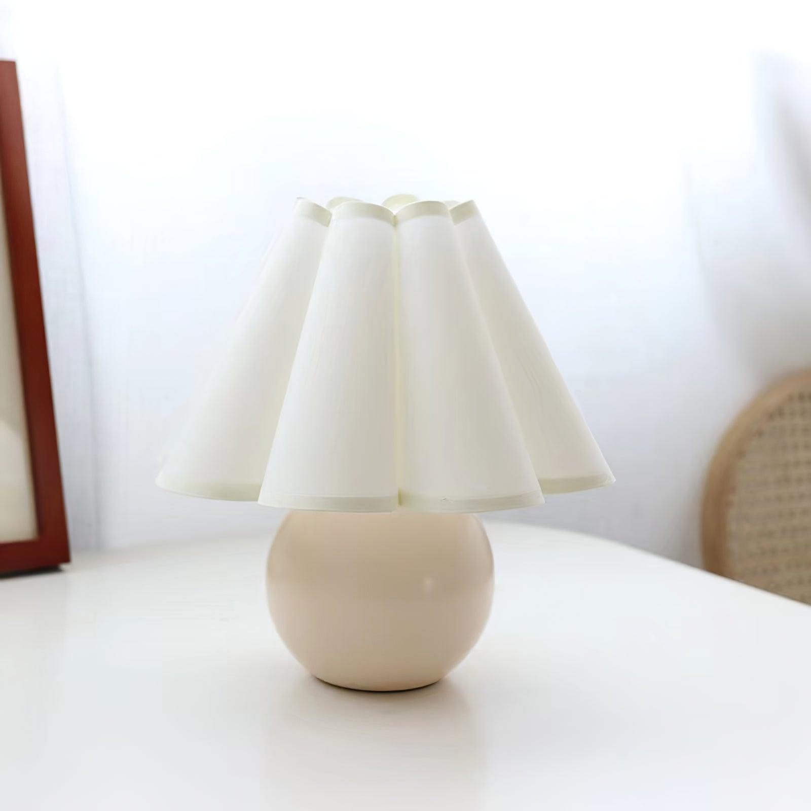 Kicsi Knife Pleat Table Light, Bedside Table Lamp, detail 10