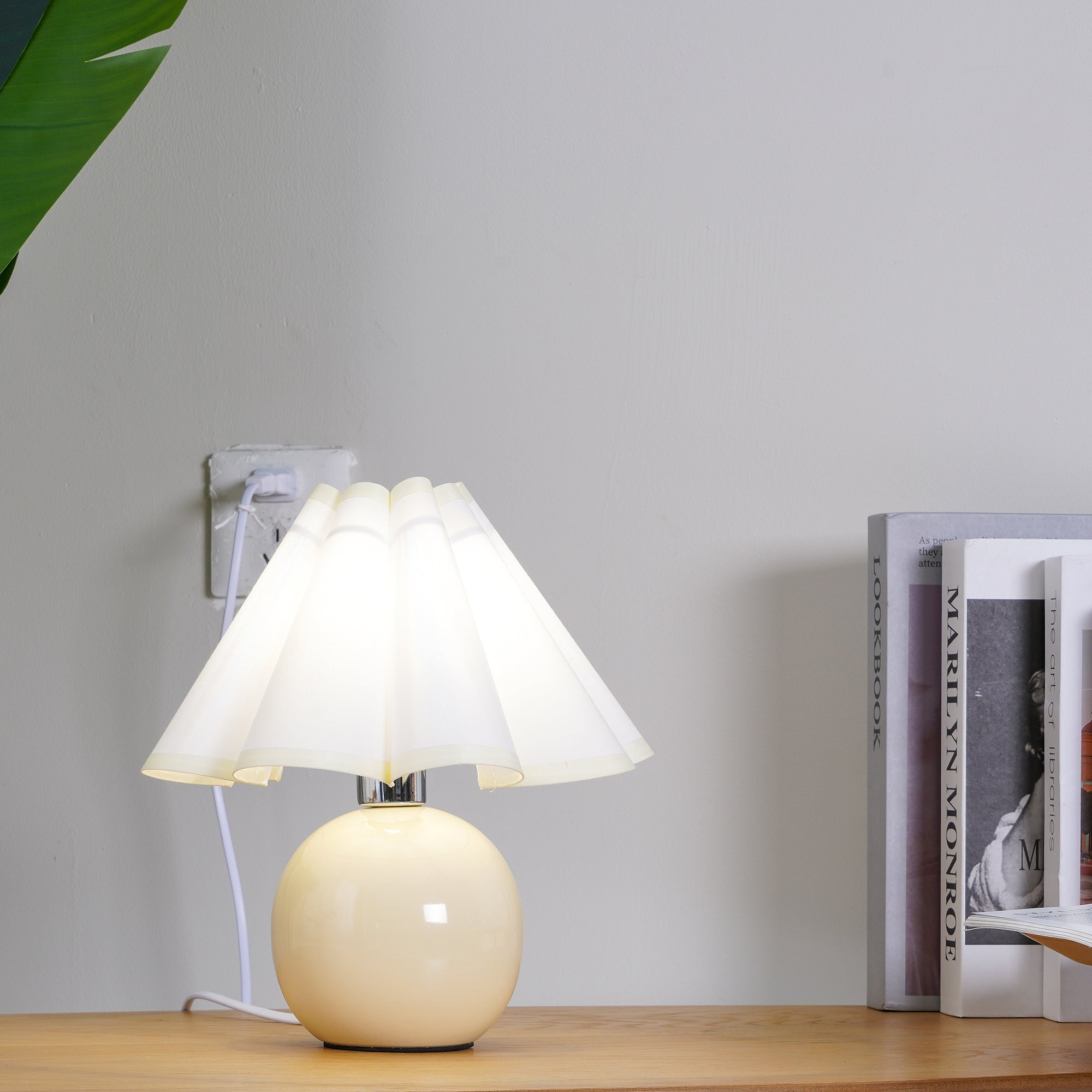 Kicsi Knife Pleat Table Light, Bedside Table Lamp, detail 40