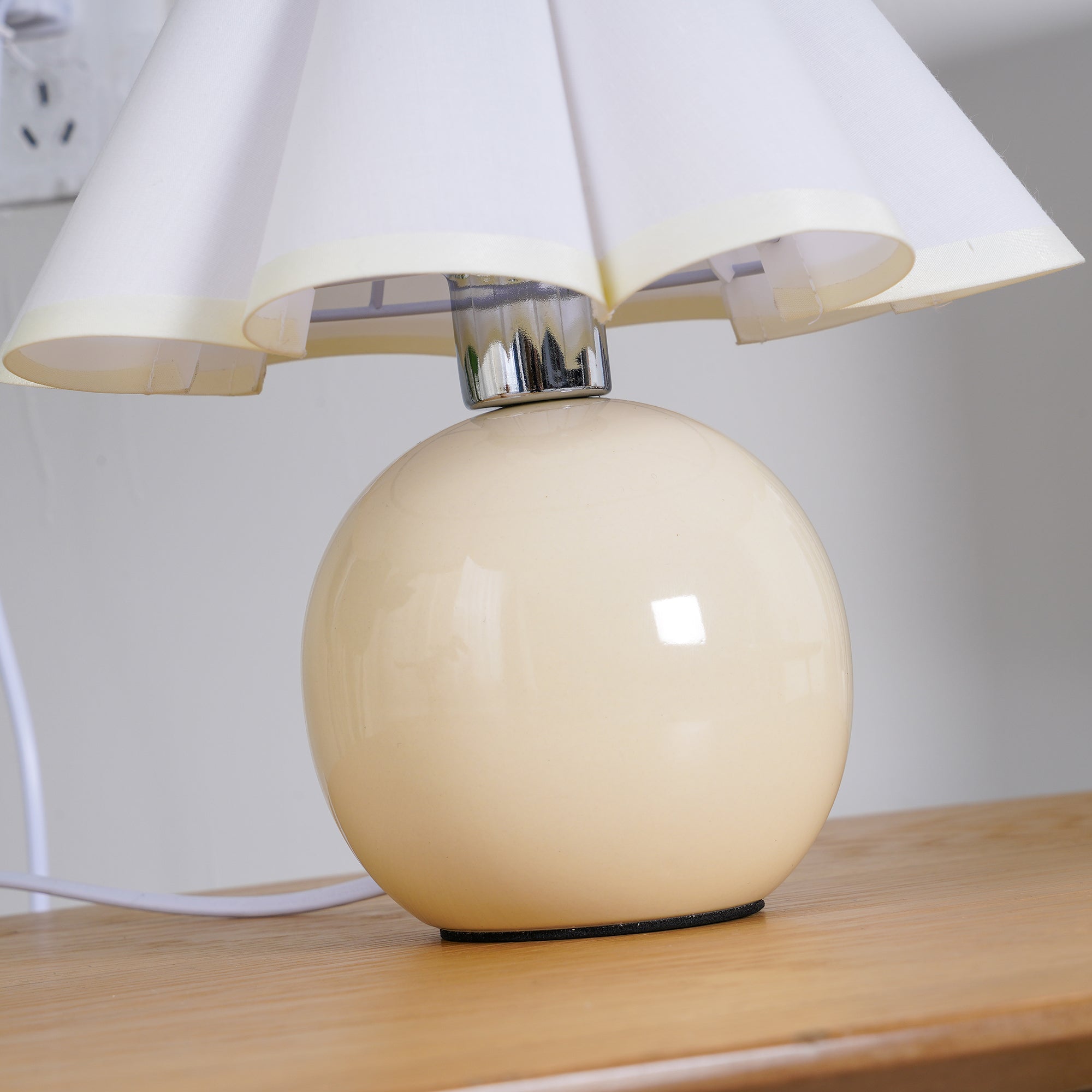 Kicsi Knife Pleat Table Light, Bedside Table Lamp, detail 21