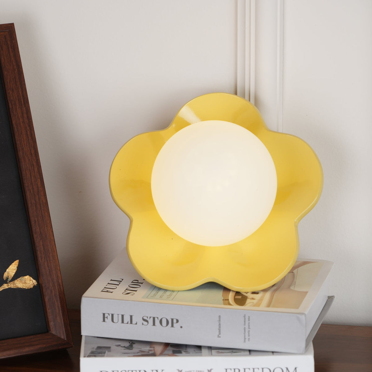 La fleur Wall Light - Φ 7.9 x H 6.7 Resin, Hardwired Wall Sconce, detail 13