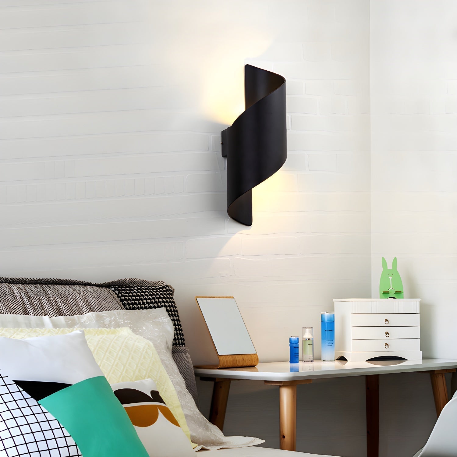 Lila Wall Light, Hardwired Wall Sconce, detail 9