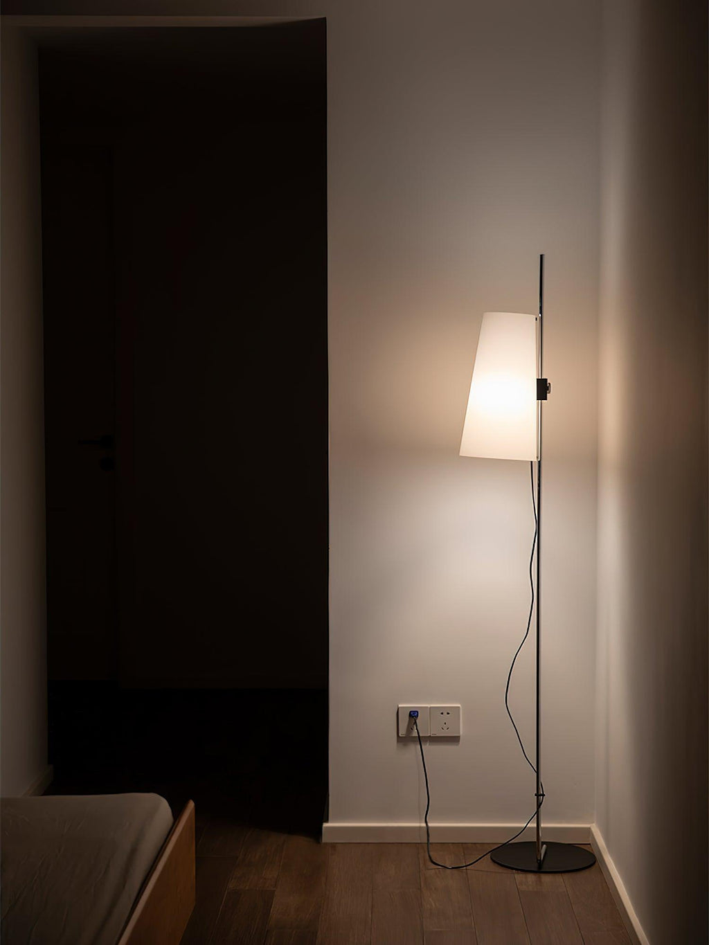 Lupe Floor Light, Floor Lamp, detail 3
