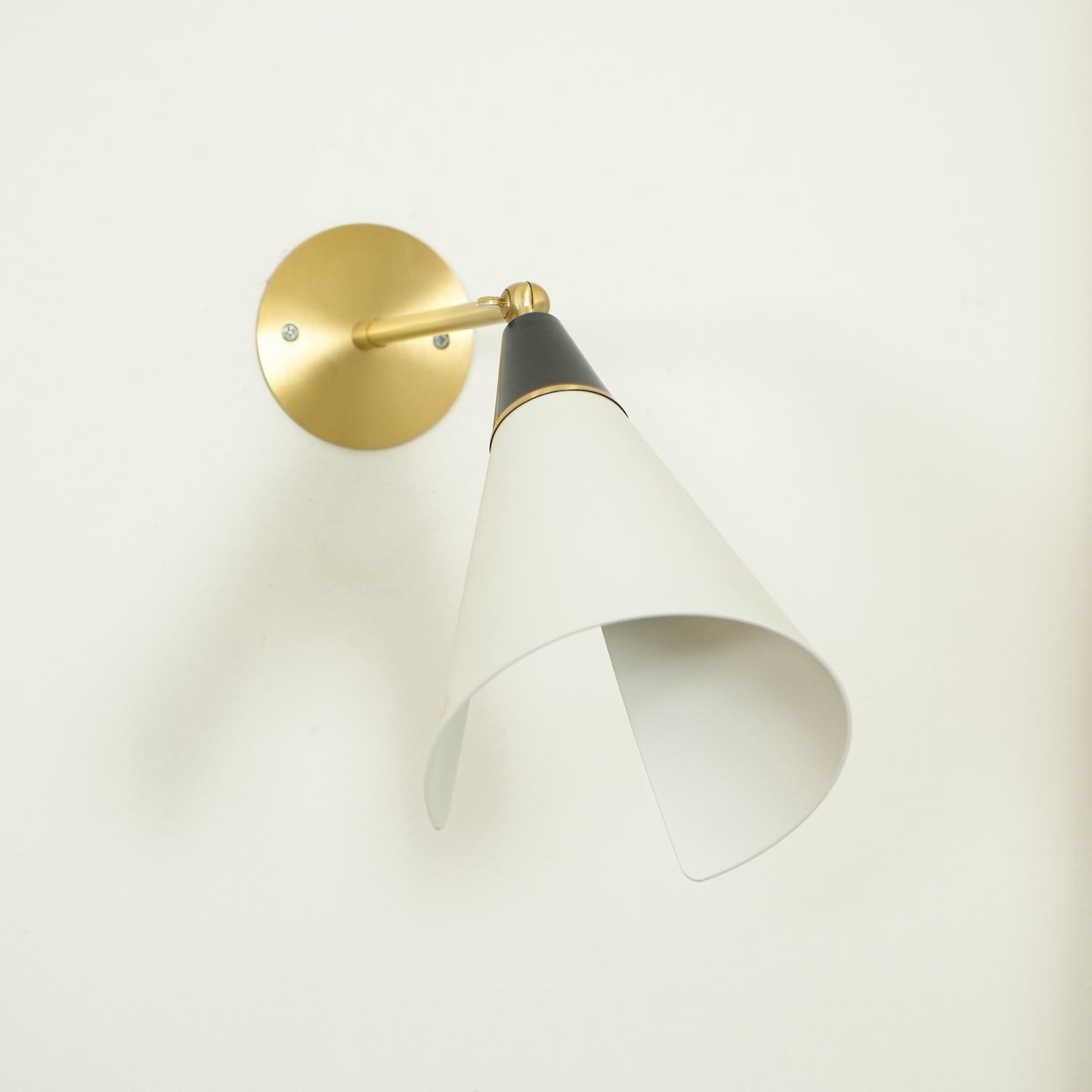 Petite Magari Wall Light, Hardwired Wall Sconce, detail 12