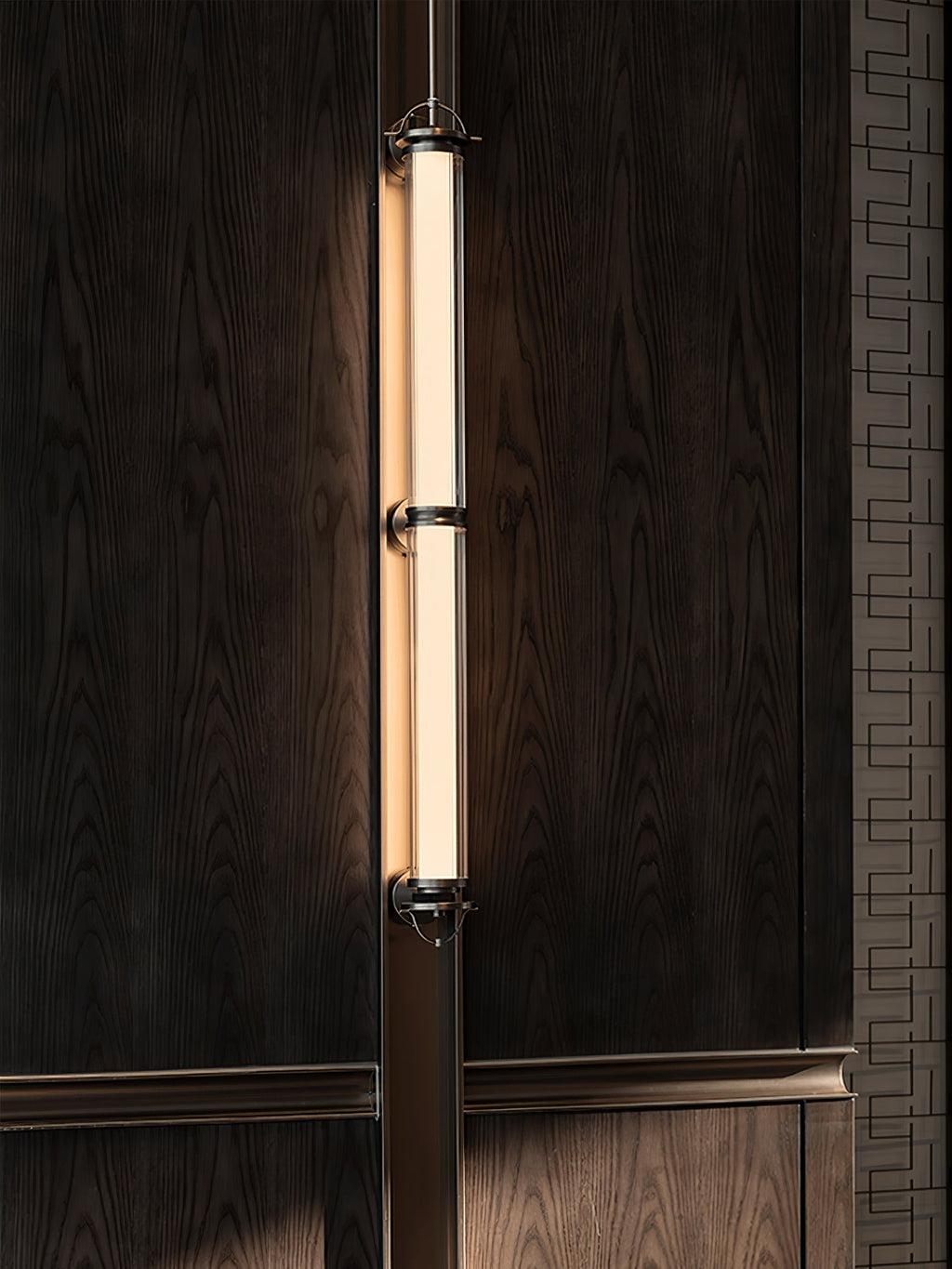 Meridian Vertical Wall Light, Hardwired Wall Sconce, detail 15