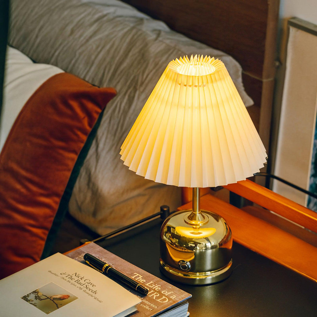 Metal Antique Table Light, Bedside Table Lamp, detail 3
