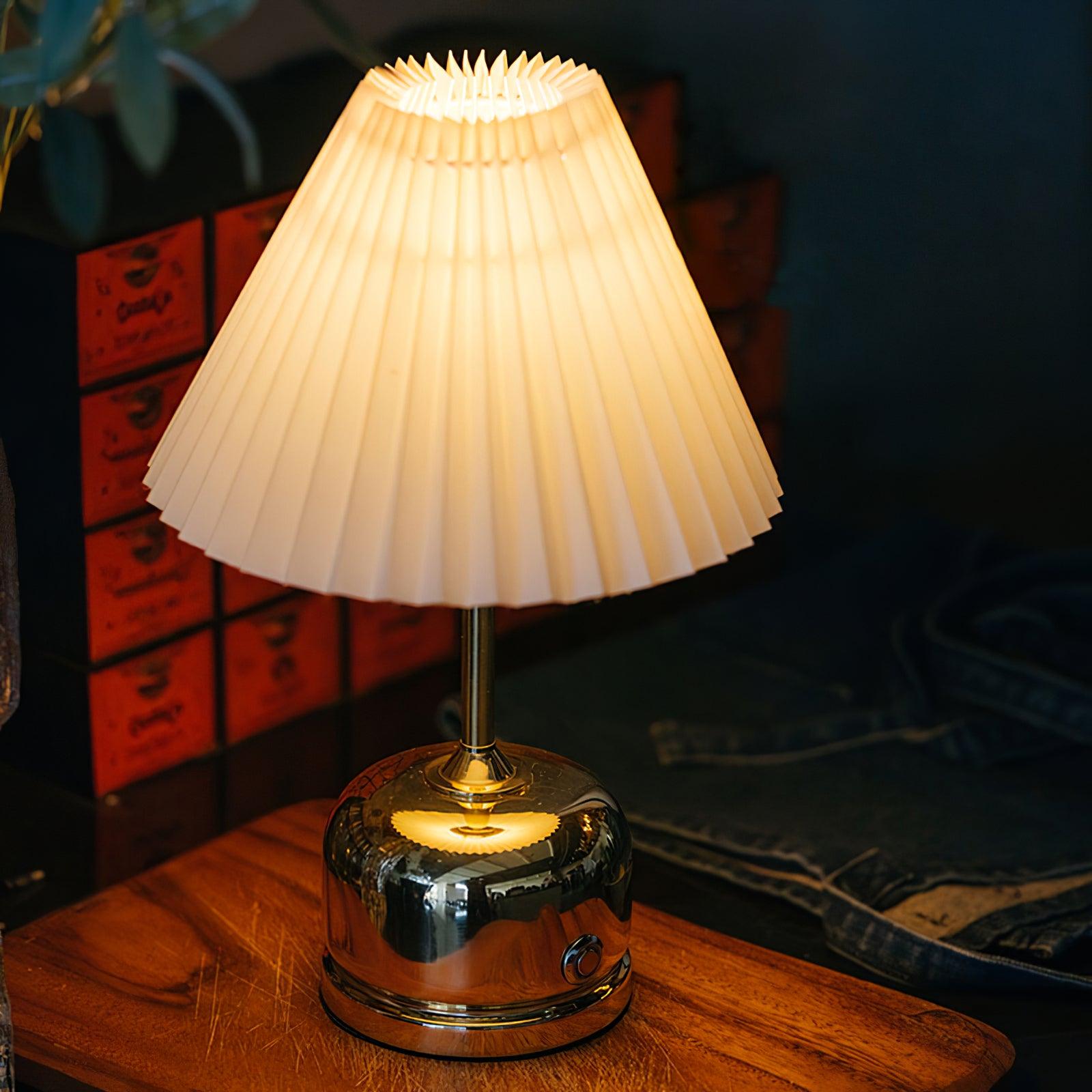 Metal Antique Table Light, Bedside Table Lamp, detail 4