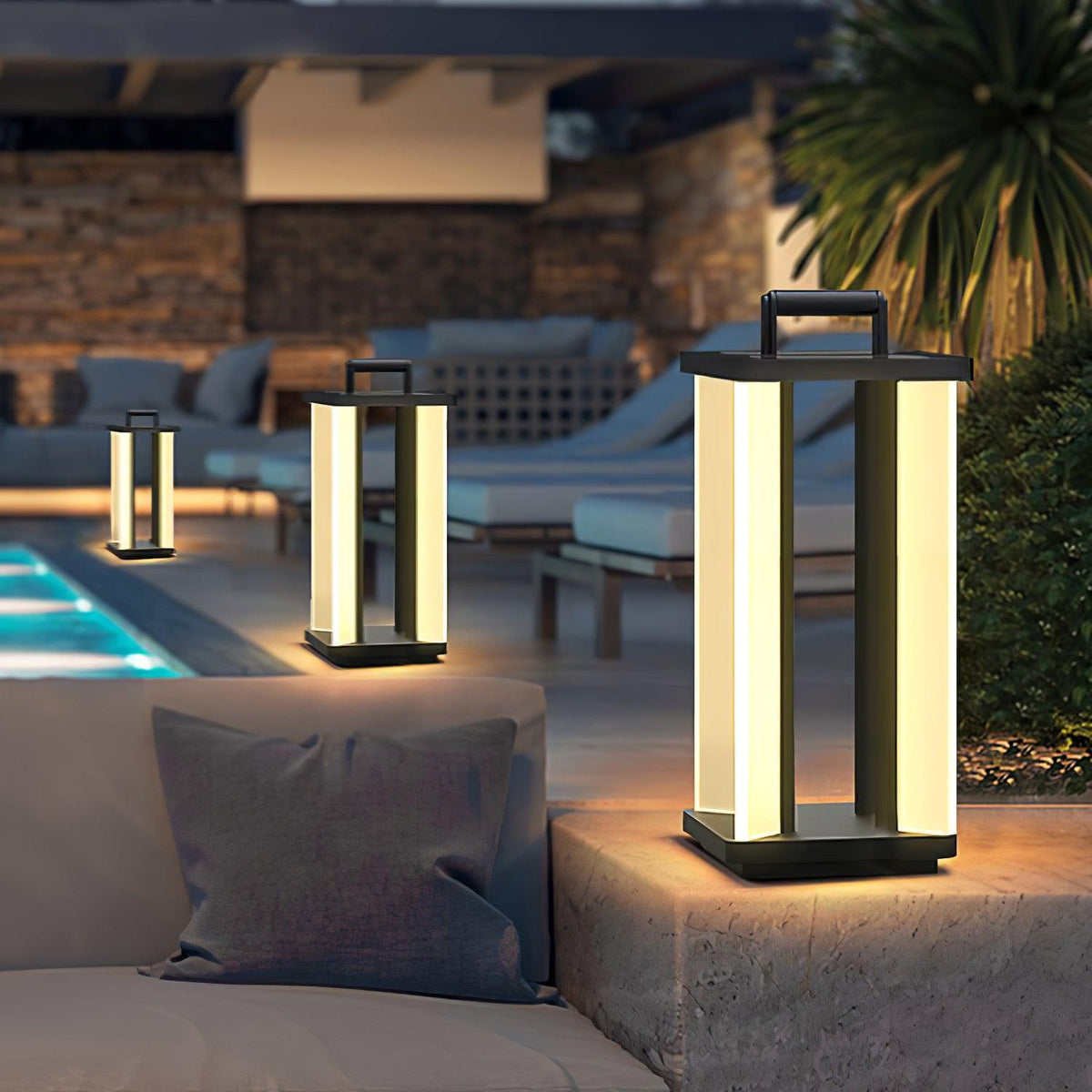 Metroluxe Exterior Light, Outdoor Wall Light, detail 6