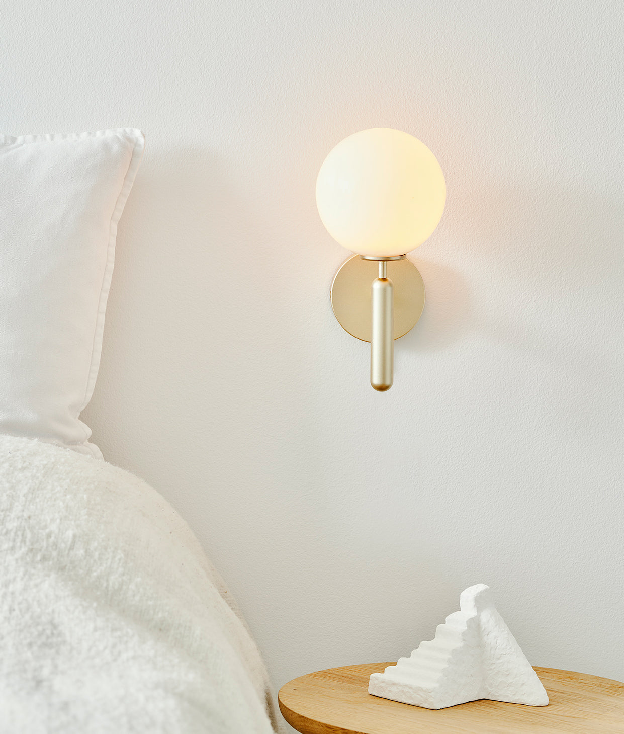 Miira Wall Light, Hardwired Wall Sconce, detail 6