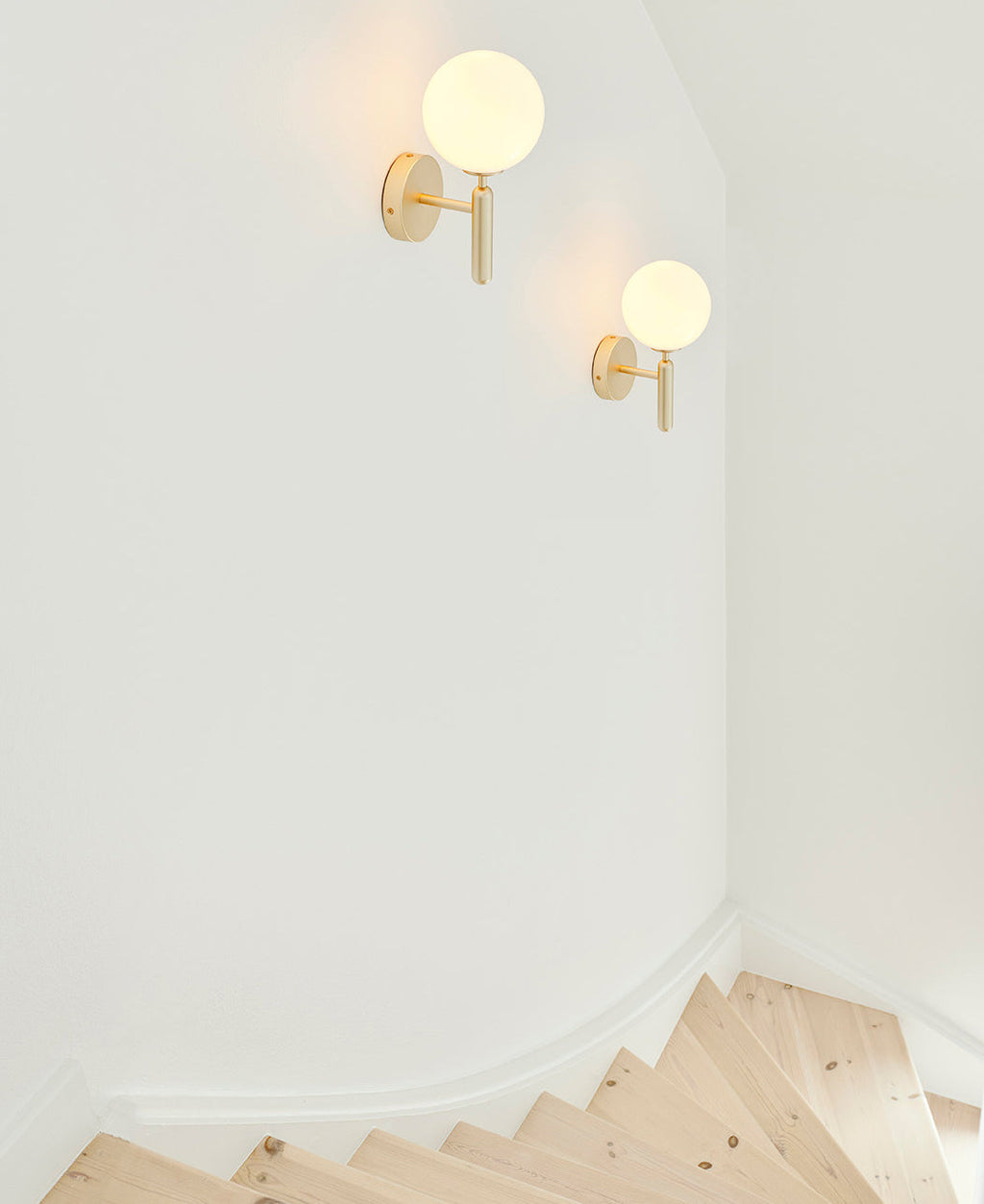 Miira Wall Light, Hardwired Wall Sconce, detail 7