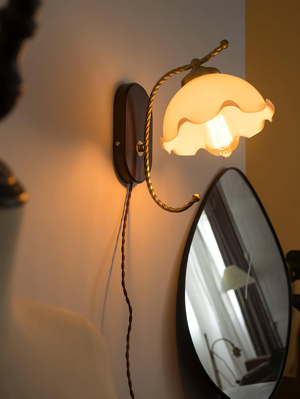 Milky Flower Wall Light, Plug-In Wall Sconce, detail 8
