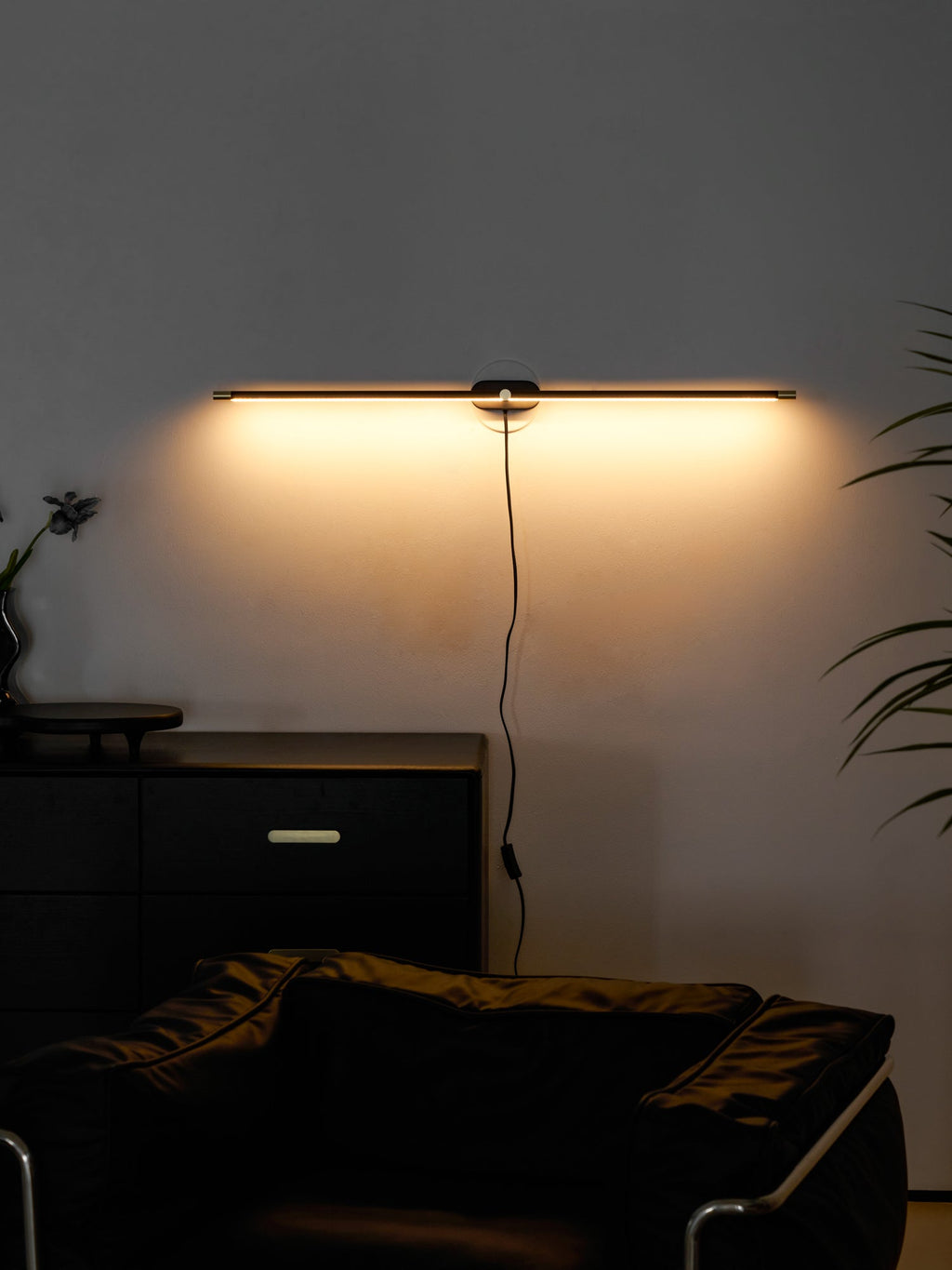 Clean-Lined Linear Plug-In Wall Light, Plug-In Wall Sconce, detail 20