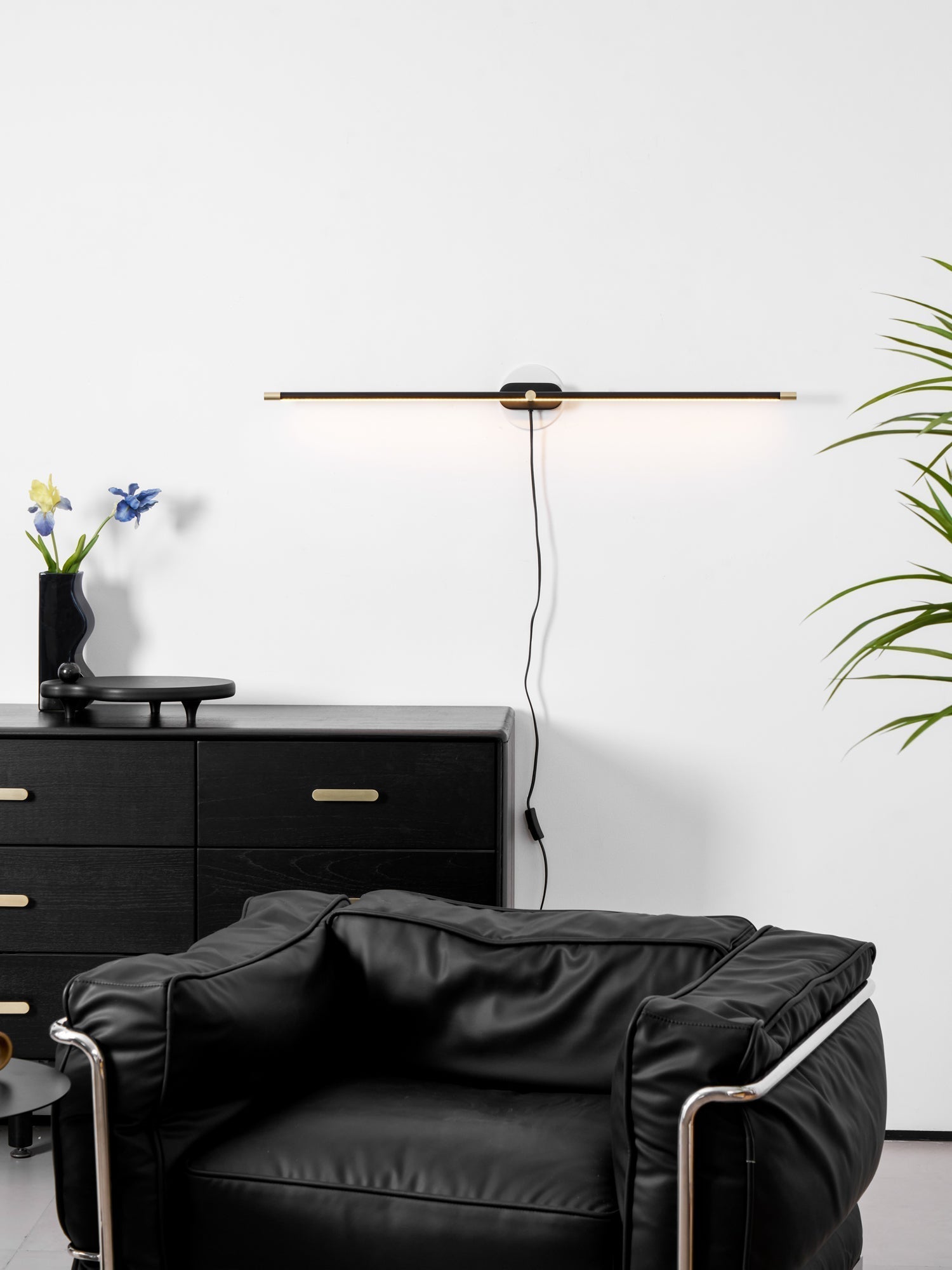 Clean-Lined Linear Plug-In Wall Light, Plug-In Wall Sconce, detail 34