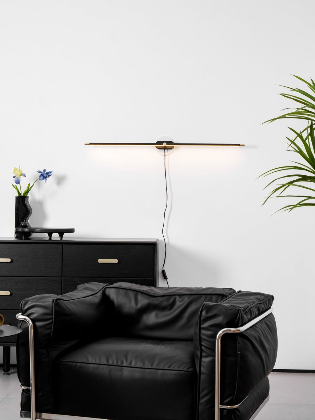 Clean-Lined Linear Plug-In Wall Light, Plug-In Wall Sconce, detail 32