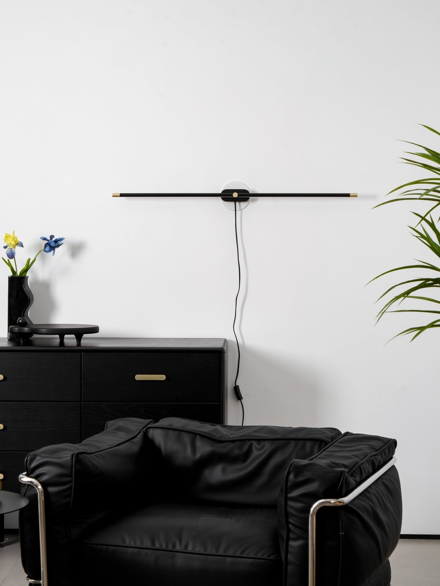 Clean-Lined Linear Plug-In Wall Light, Plug-In Wall Sconce, detail 37
