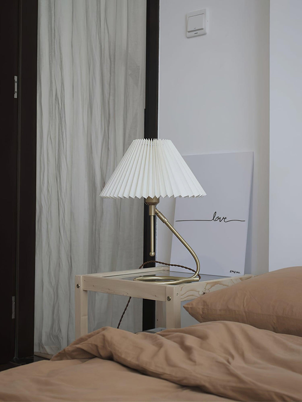 Levitate Pleated Table Light, Bedside Table Lamp, detail 12
