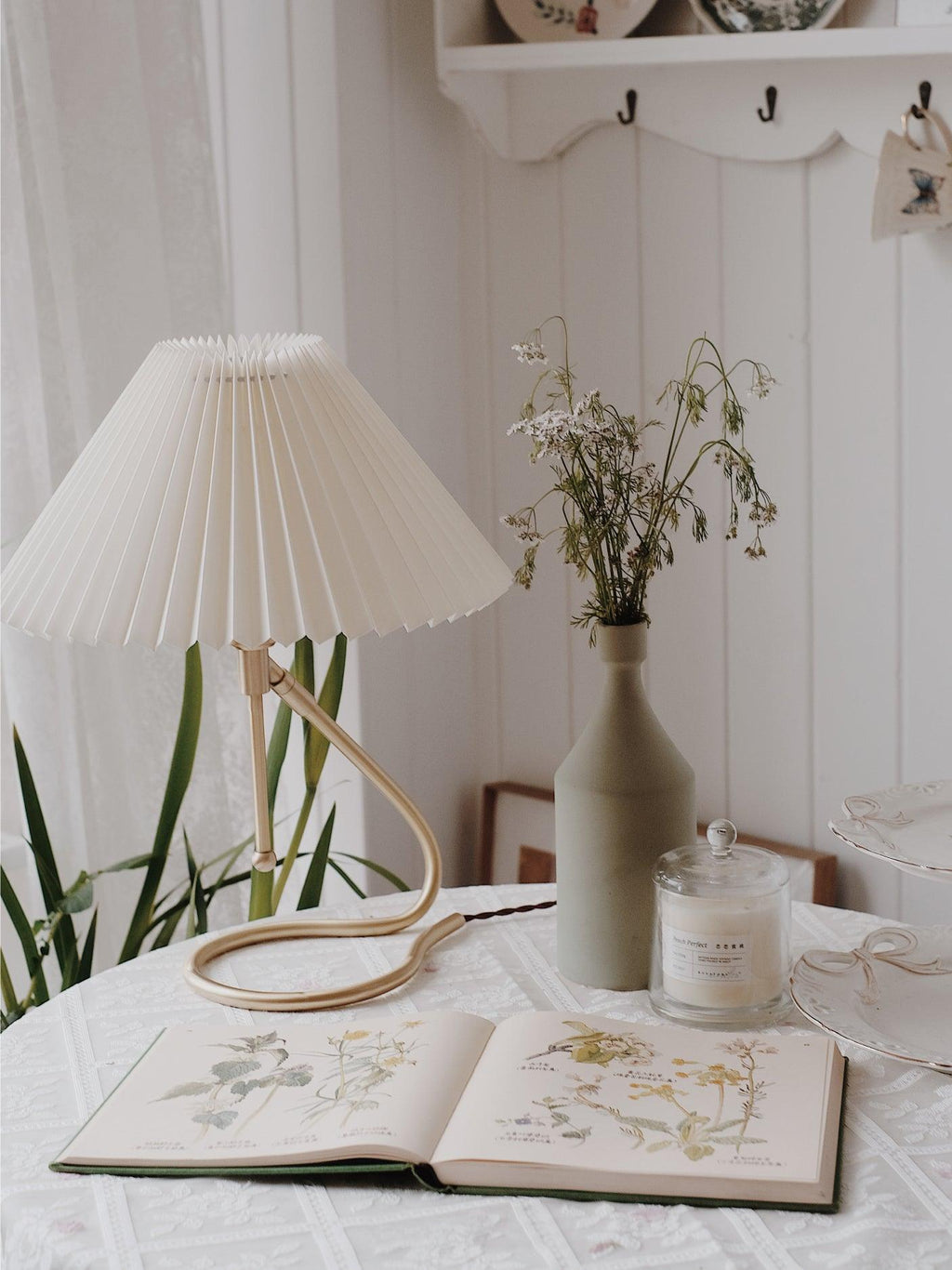 Levitate Pleated Table Light, Bedside Table Lamp, detail 16