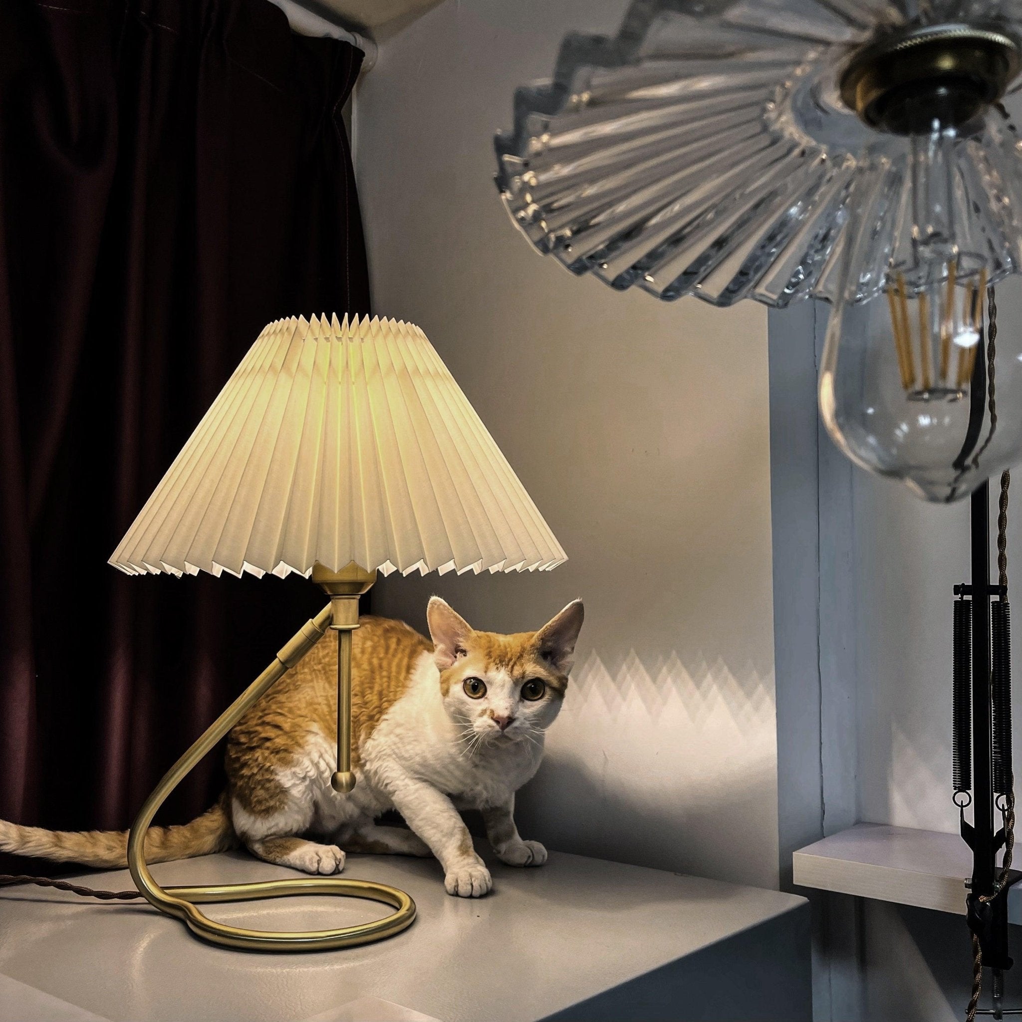 Levitate Pleated Table Light, Bedside Table Lamp, detail 9