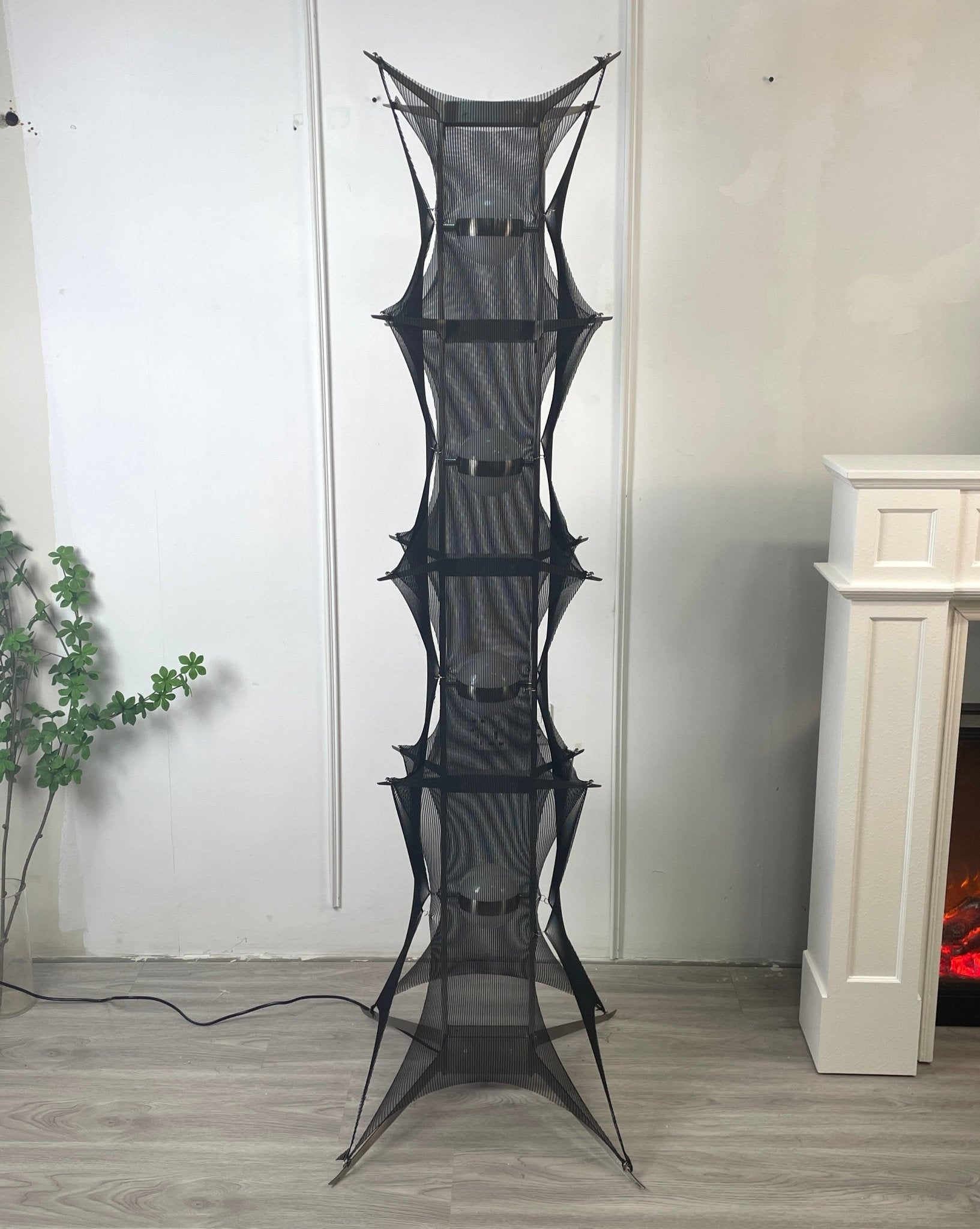 Noir Mesh Tower Floor Light, Floor Lamp, detail 2