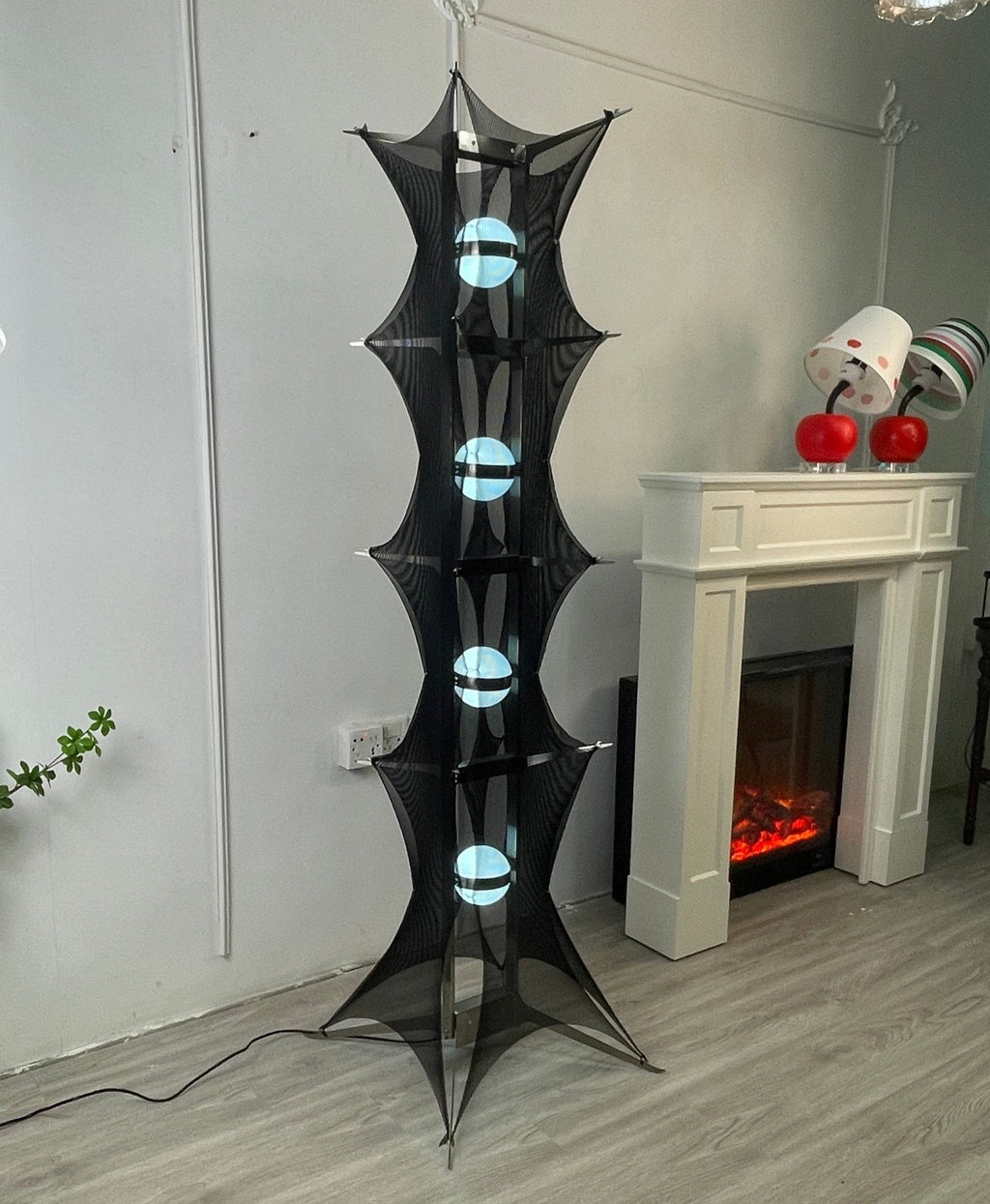 Noir Mesh Tower Floor Light, Floor Lamp, detail 6