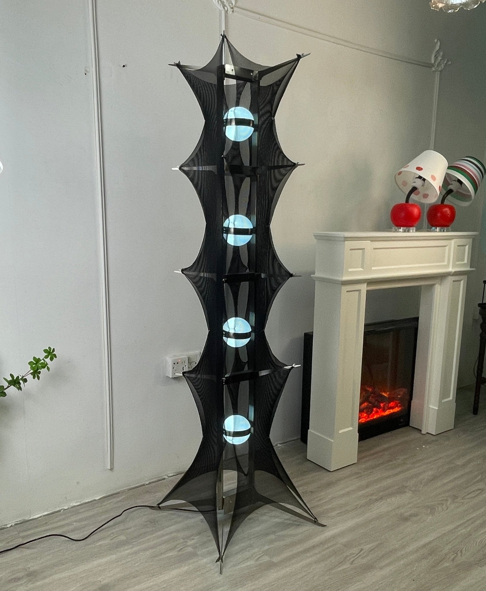 Noir Mesh Tower Floor Light, Floor Lamp, detail 6